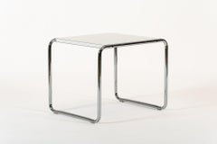 Table d'appoint Laccio en acier tubulaire blanc du milieu du siècle dernier par Marcel Breuer pour Knoll