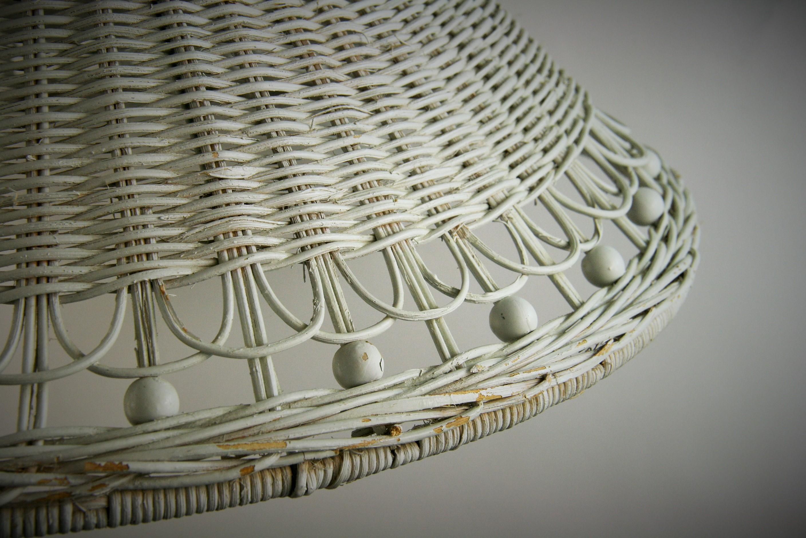 Midcentury White Rattan  Wicker Pendant In Good Condition For Sale In Douglas Manor, NY
