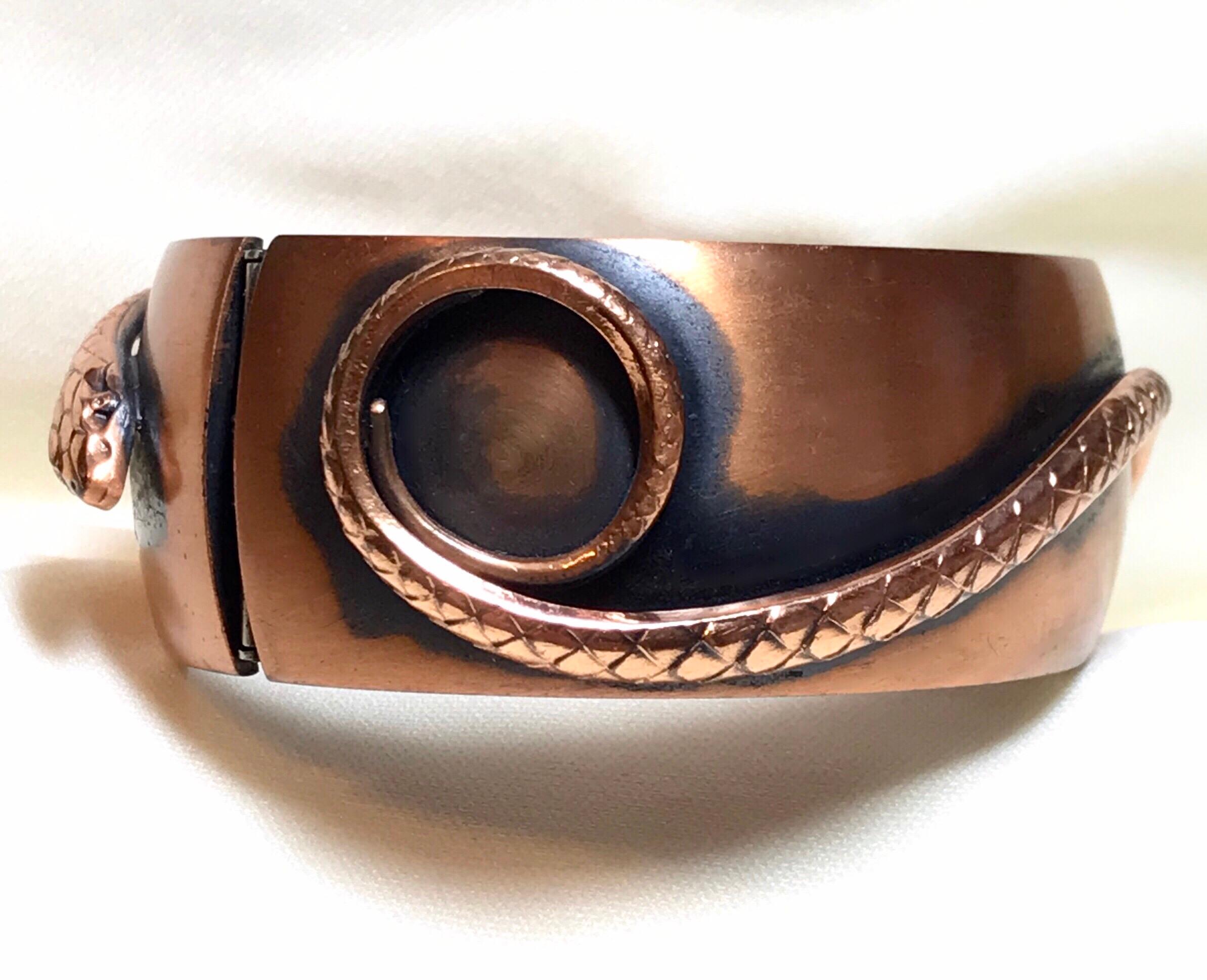 Mid-Century Whiting & Davis Copper Snake Hinged Bangle In Good Condition For Sale In Long Beach, CA