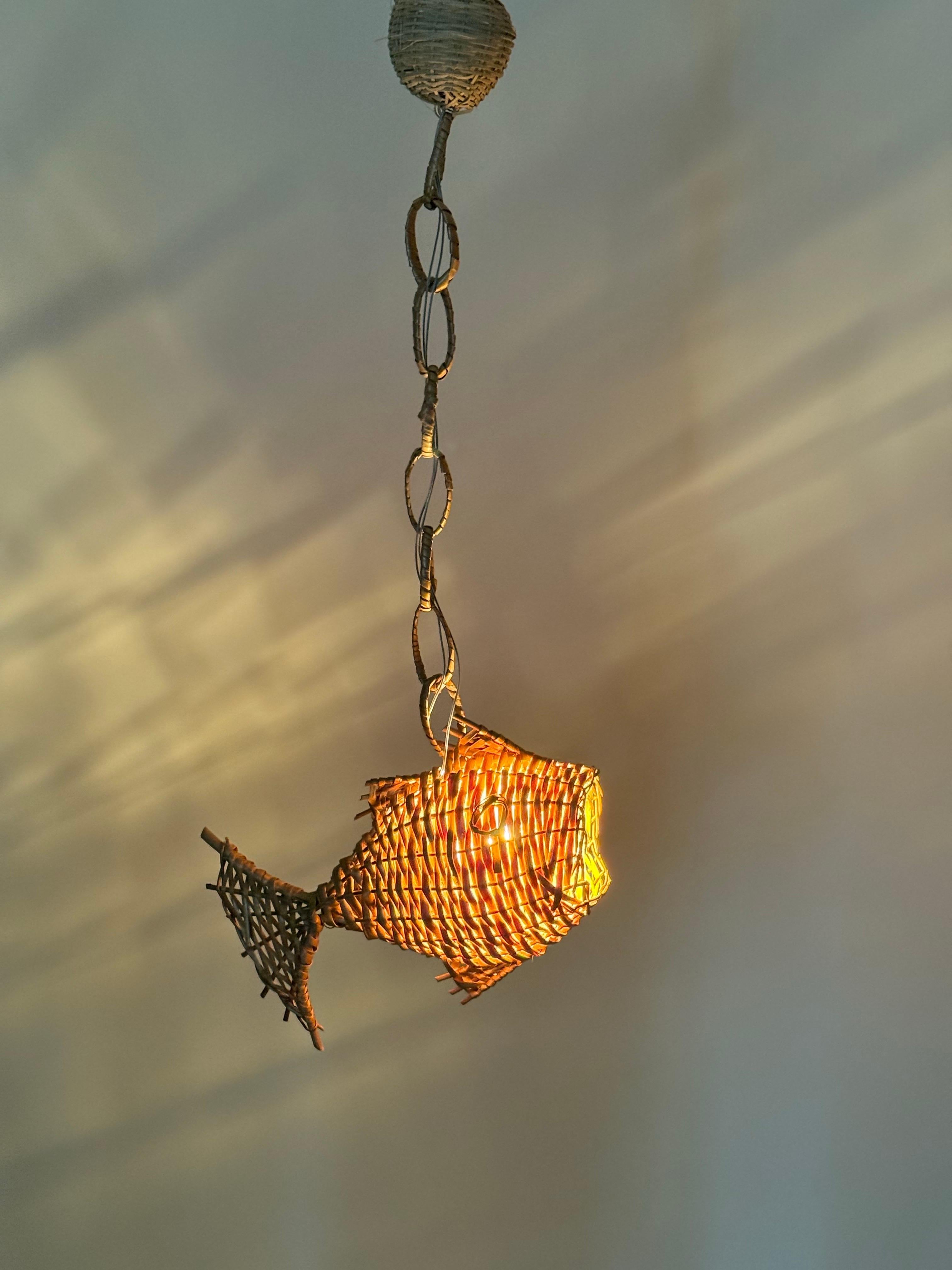 Lampe d'éclairage Fisch en osier du milieu du siècle, France, années 1960 en vente 5