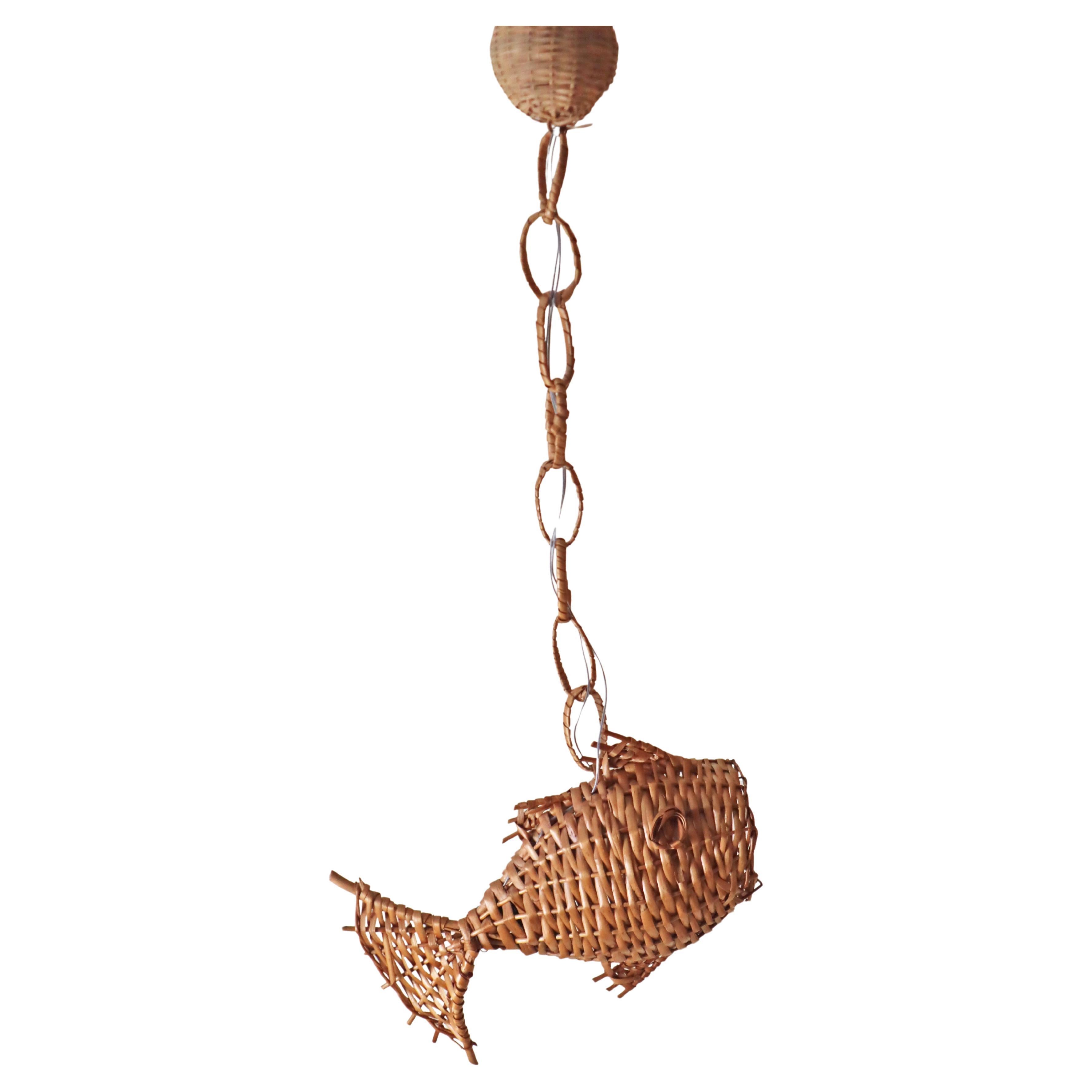 Lampe d'éclairage Fisch en osier du milieu du siècle, France, années 1960 en vente