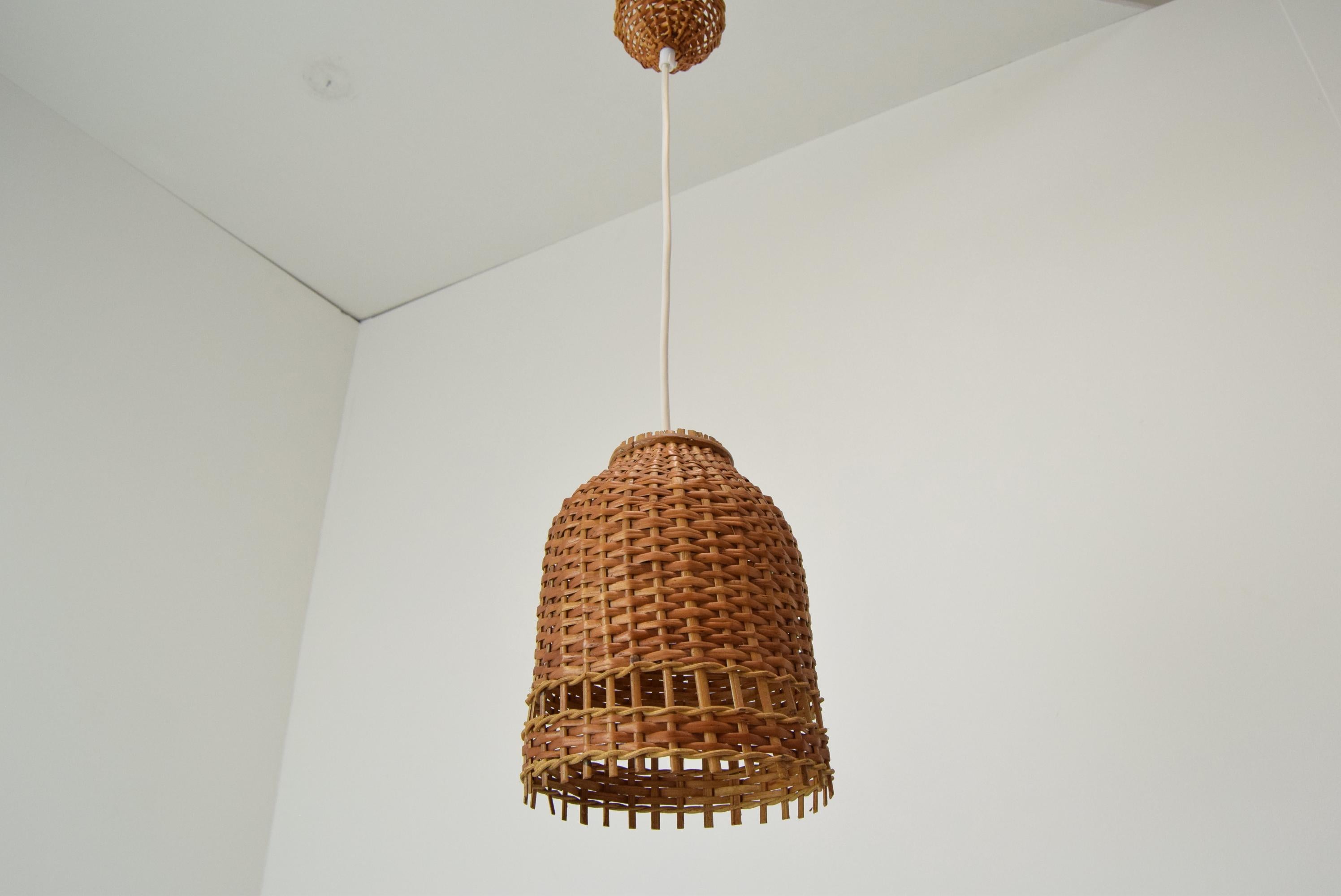 Mid-Century Wicker Pendant from Uluv, 1960´s In Good Condition For Sale In Praha, CZ