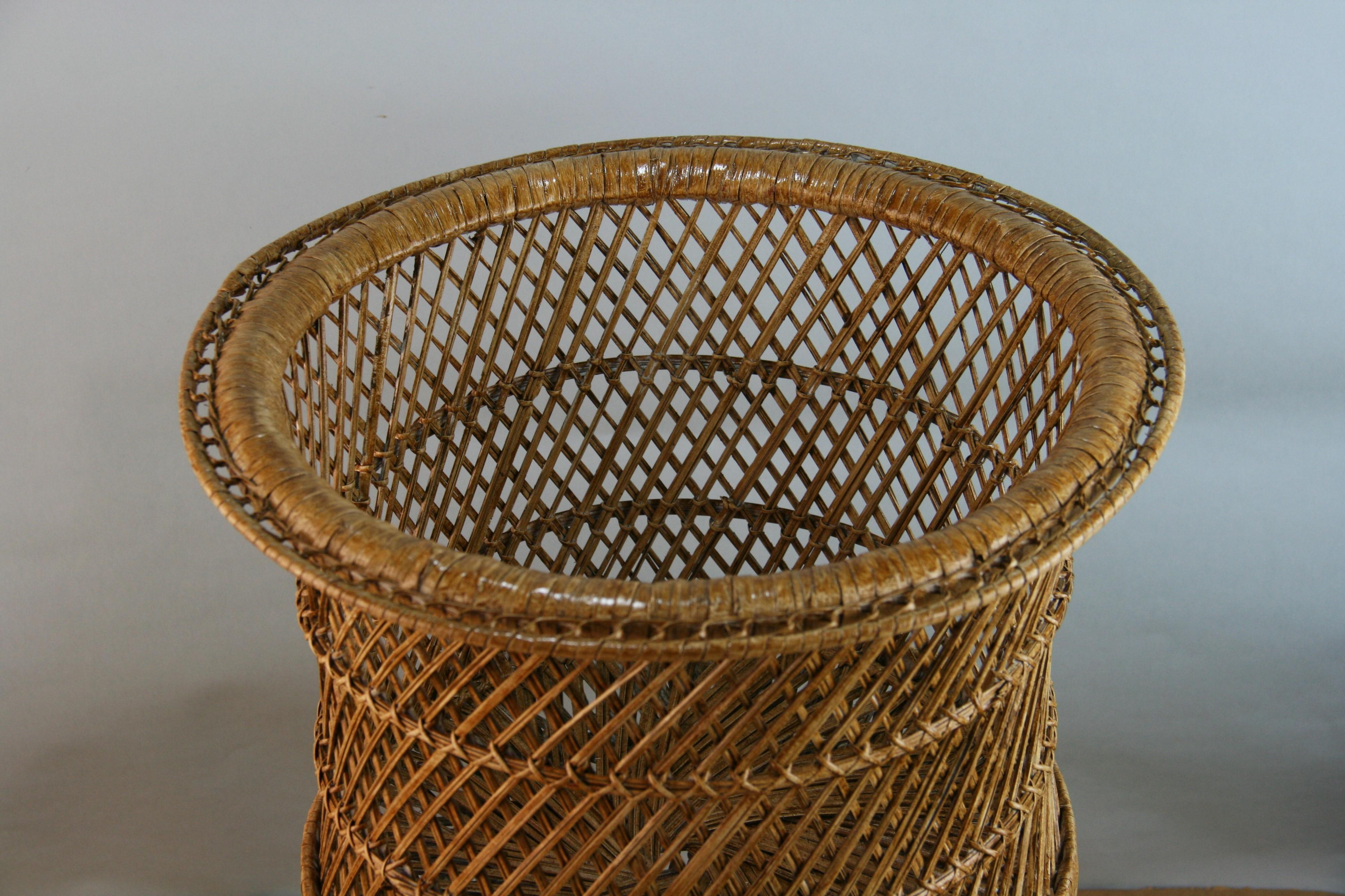Mid-Century Wicker Plant Stand In Good Condition In Douglas Manor, NY