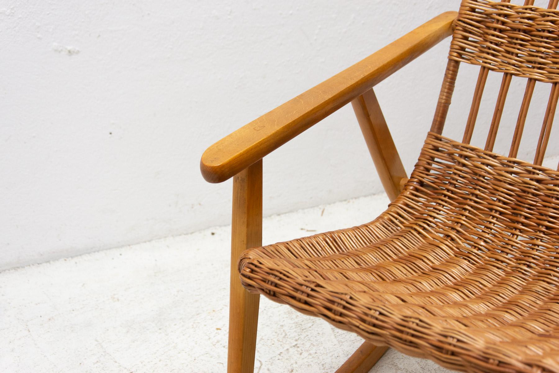 Mid-Century Wicker Rocking Chair, Czechoslovakia, 1970's For Sale 7