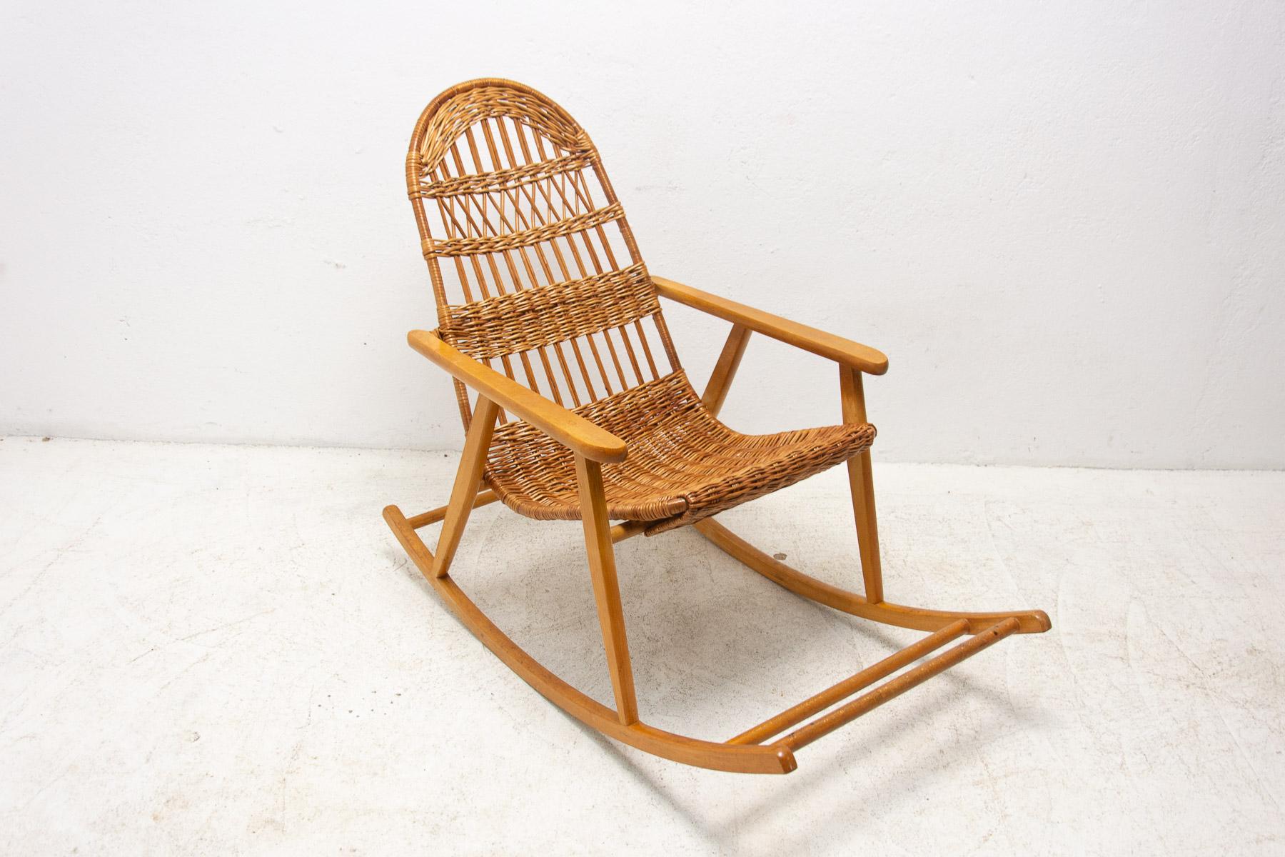 Mid-Century Modern Mid-Century Wicker Rocking Chair, Czechoslovakia, 1970's For Sale