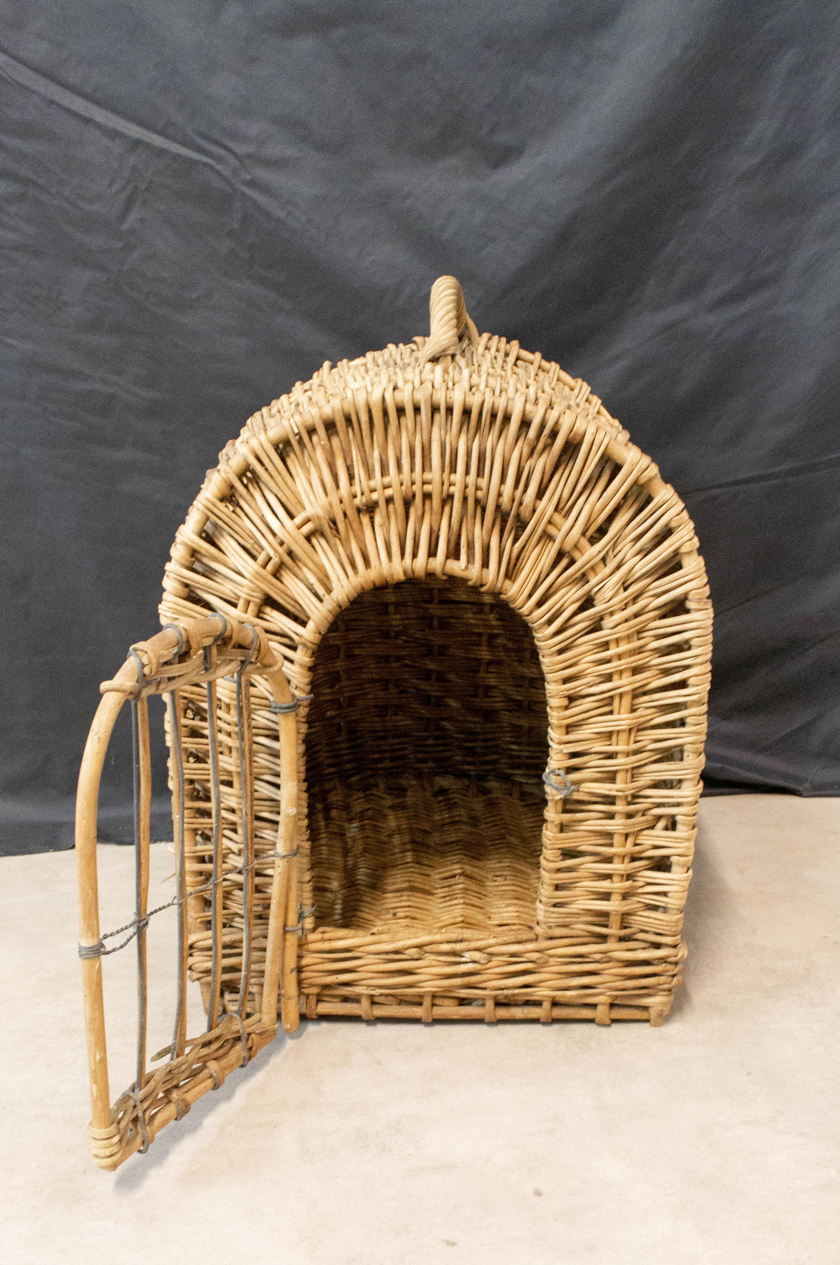 French Mid-century Wicker Transport Basket Cat or Dog France For Sale