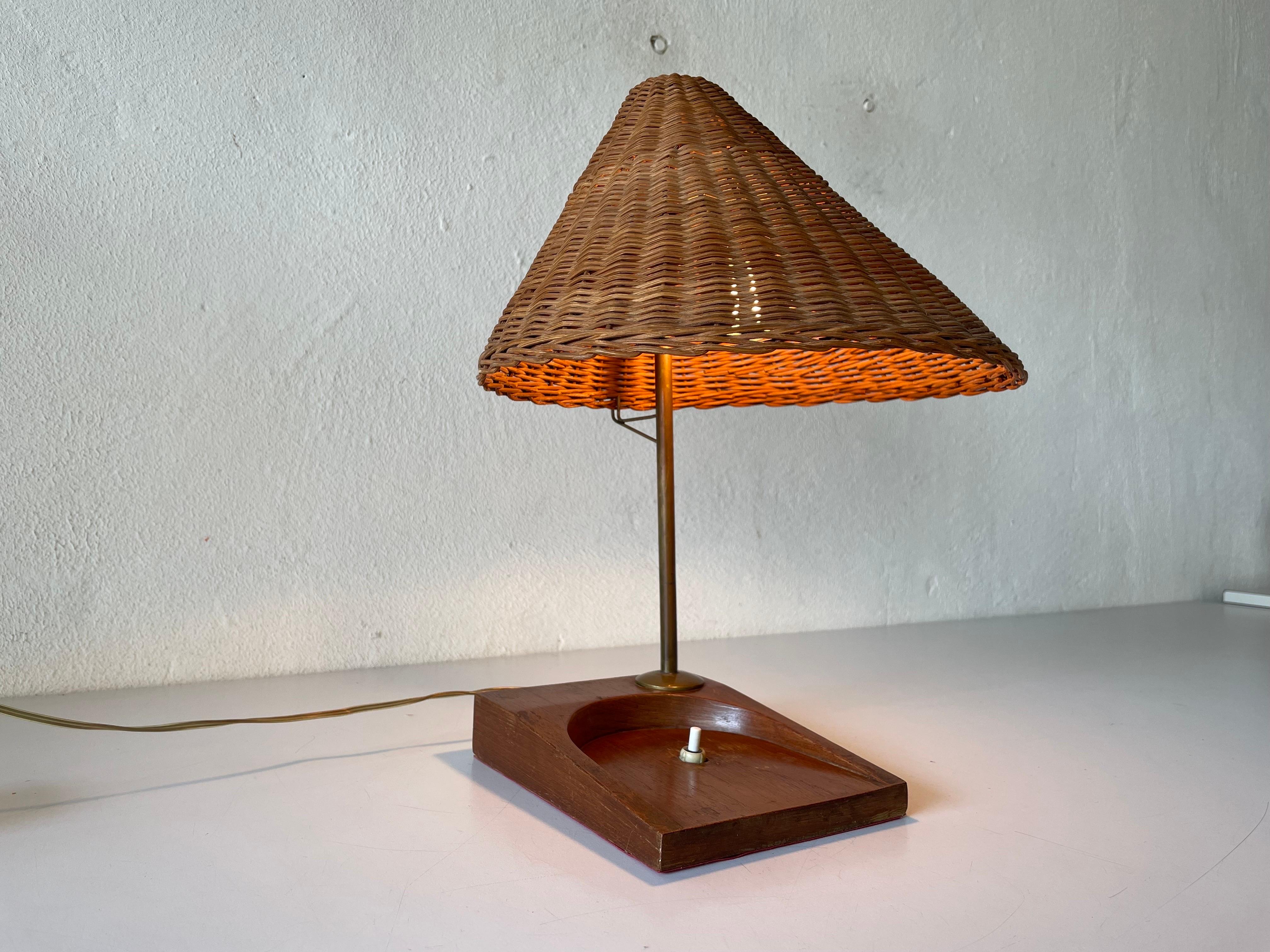 Mid-century Wicker & Wood Desk Lamp, 1950s, Italy For Sale 7