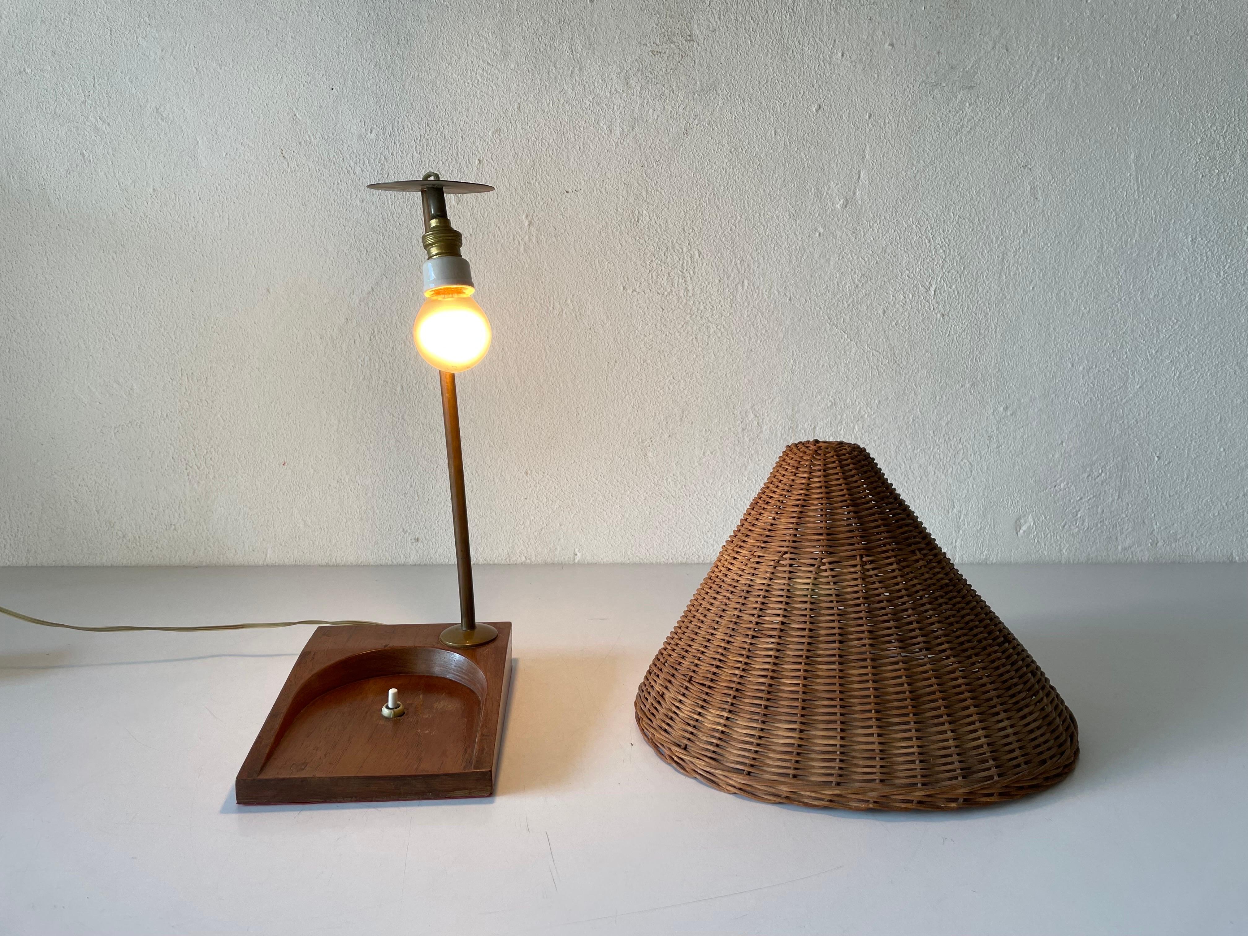 Mid-century Wicker & Wood Desk Lamp, 1950s, Italy For Sale 10