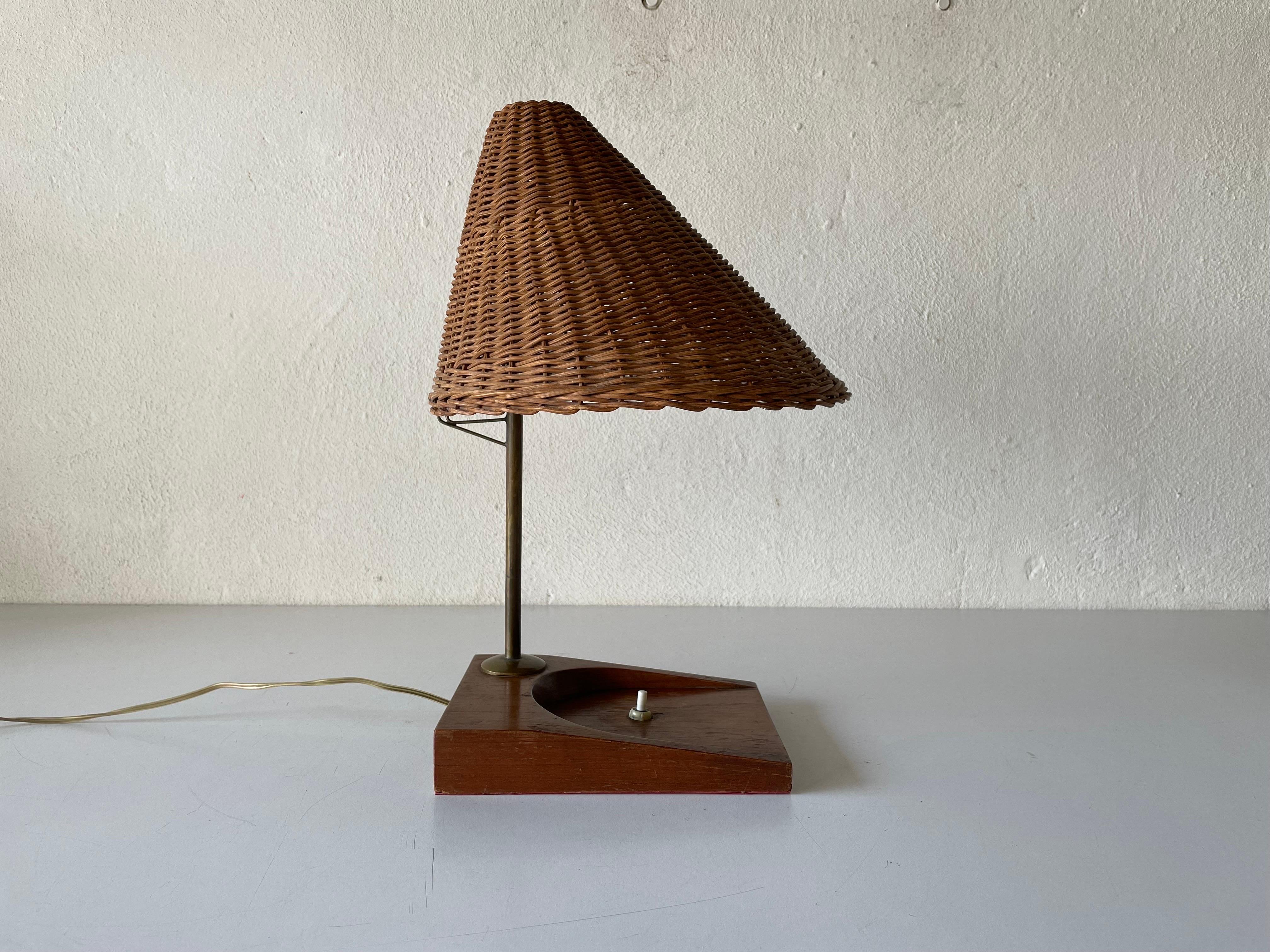 Mid-Century Modern Mid-century Wicker & Wood Desk Lamp, 1950s, Italy For Sale