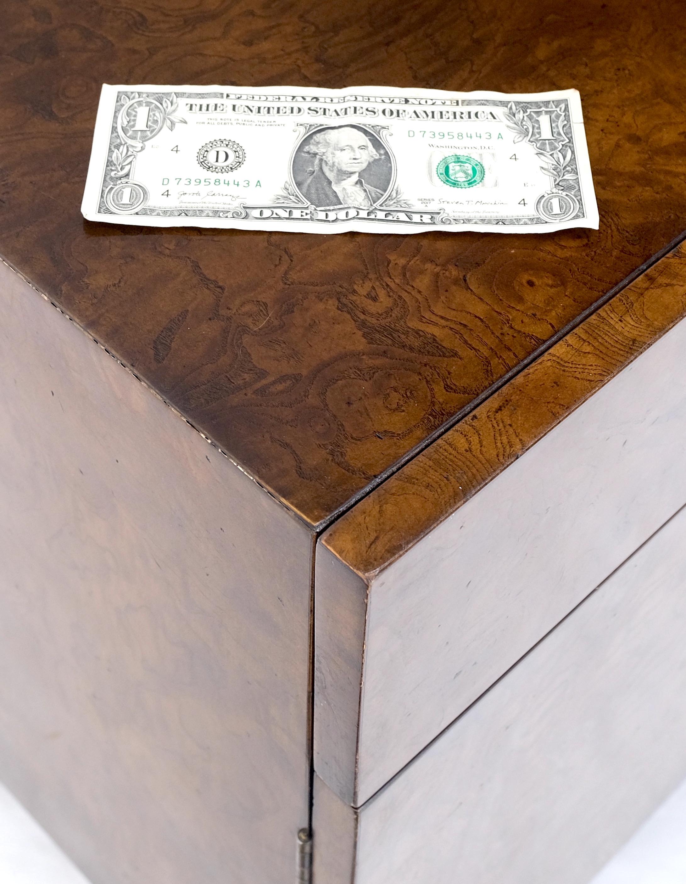Table de nuit Widdicomb du milieu du siècle dernier en bois de ronce à deux portes et un tiroir Mint ! en vente 1