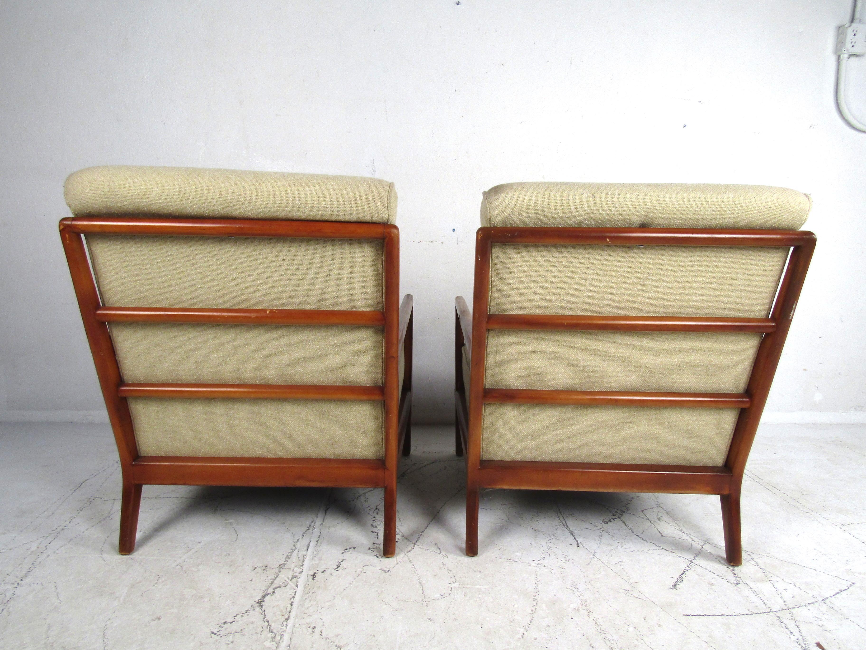 Américain Paire de chaises longues Widdicomb du milieu du siècle dernier en vente