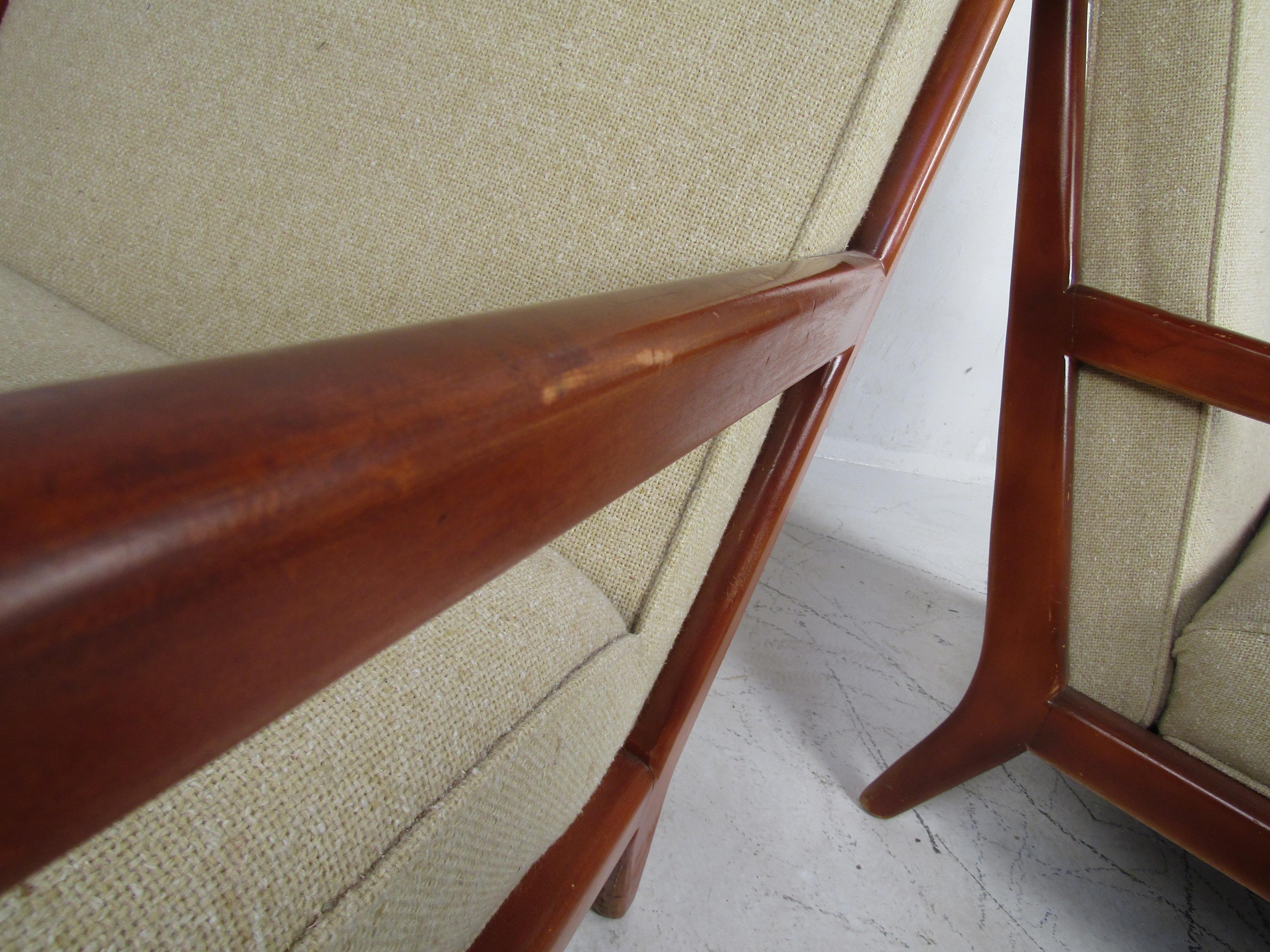 Midcentury Widdicomb Lounge Chairs, a Pair For Sale 2