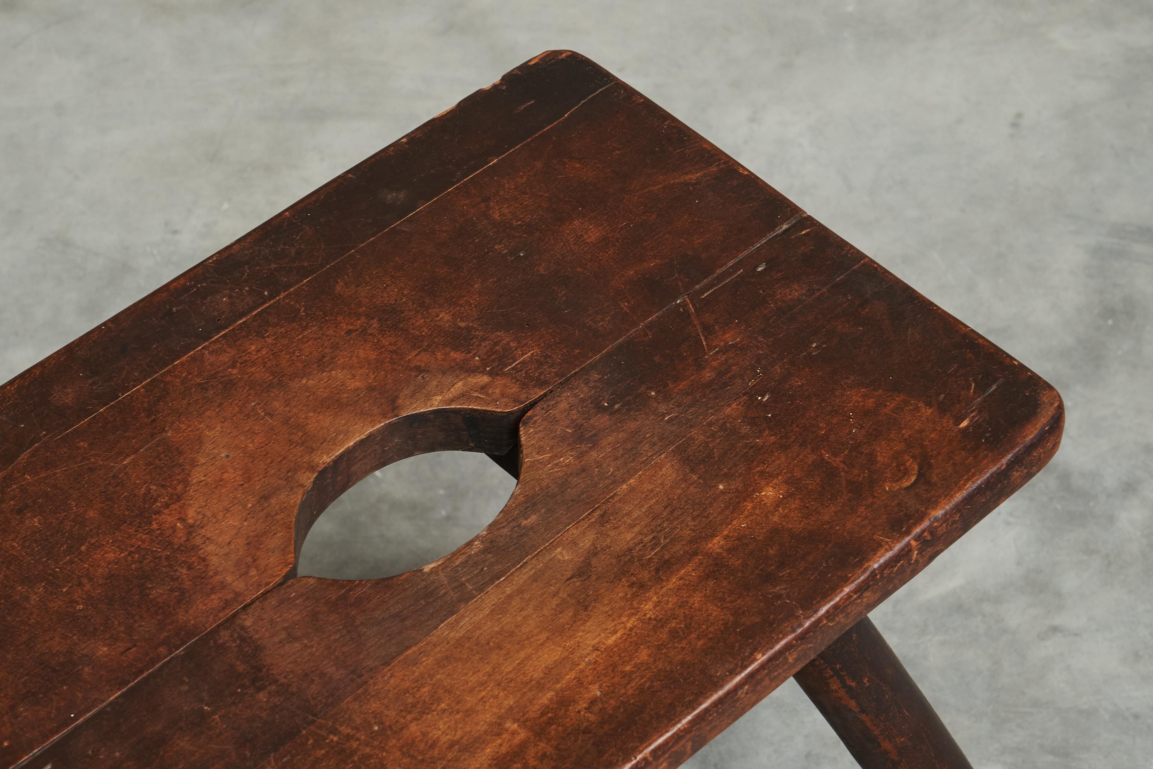 Tabouret ou table d'appoint en bois massif du milieu du siècle 1950 Bon état - En vente à Meer, VAN