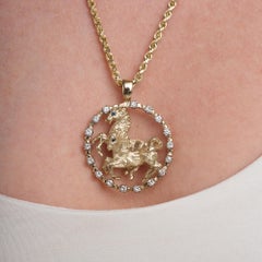 Pendentif en or jaune 14k et palladium avec diamant pour chevaux sauvages du milieu du siècle