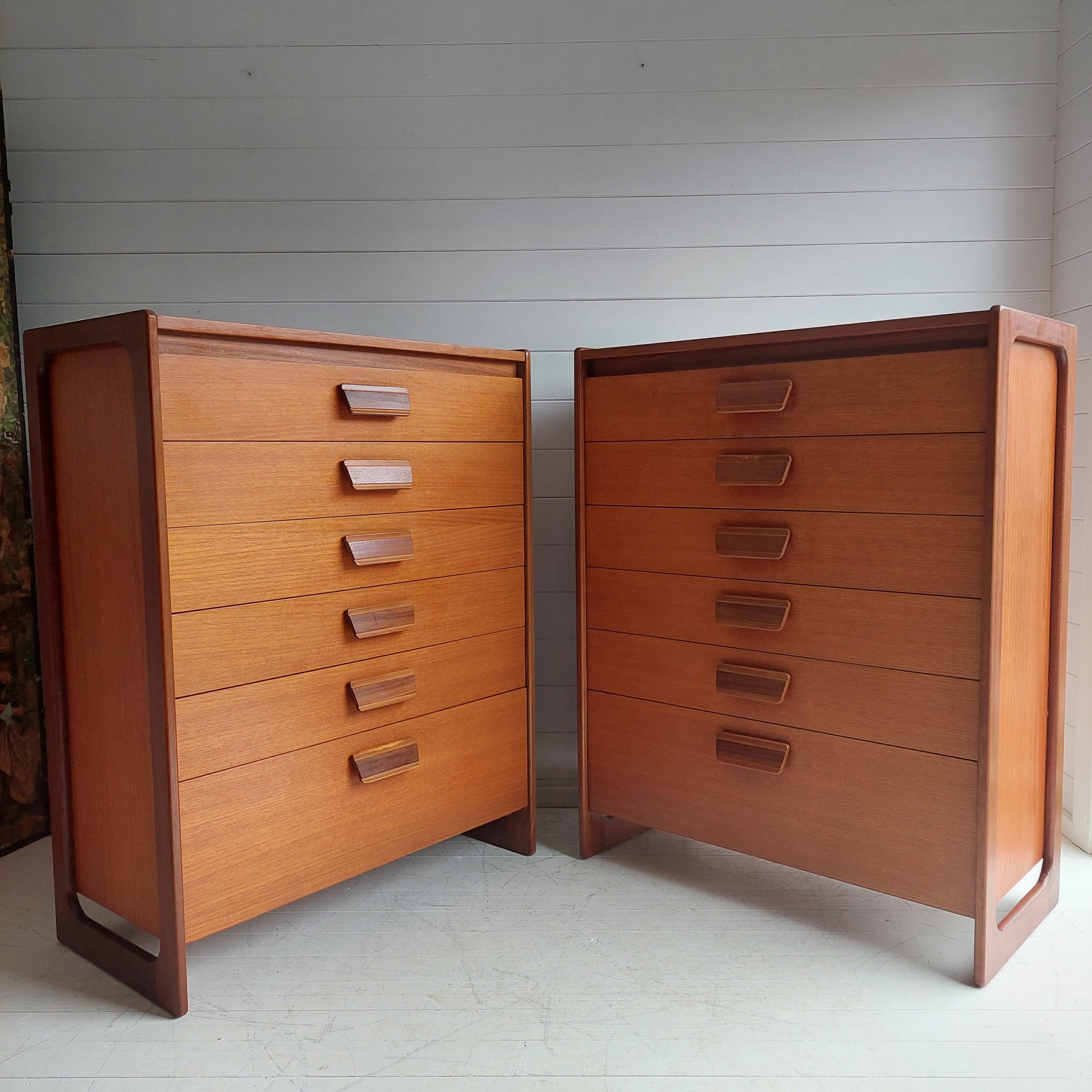 A mid century pair of chest of drawers / tallboy of impressive proportions manufactured by William Lawrence.
Simplistic design featuring six good sized drawers with solid teak handles and solid teak full length sides/legs.
A wonderful set of 2