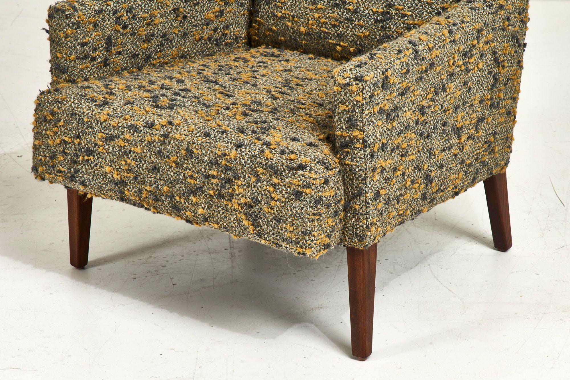Mid Century Dunbar Style Wing Back Lounge Chairs in Nubby Boucle, 1960 For Sale 3