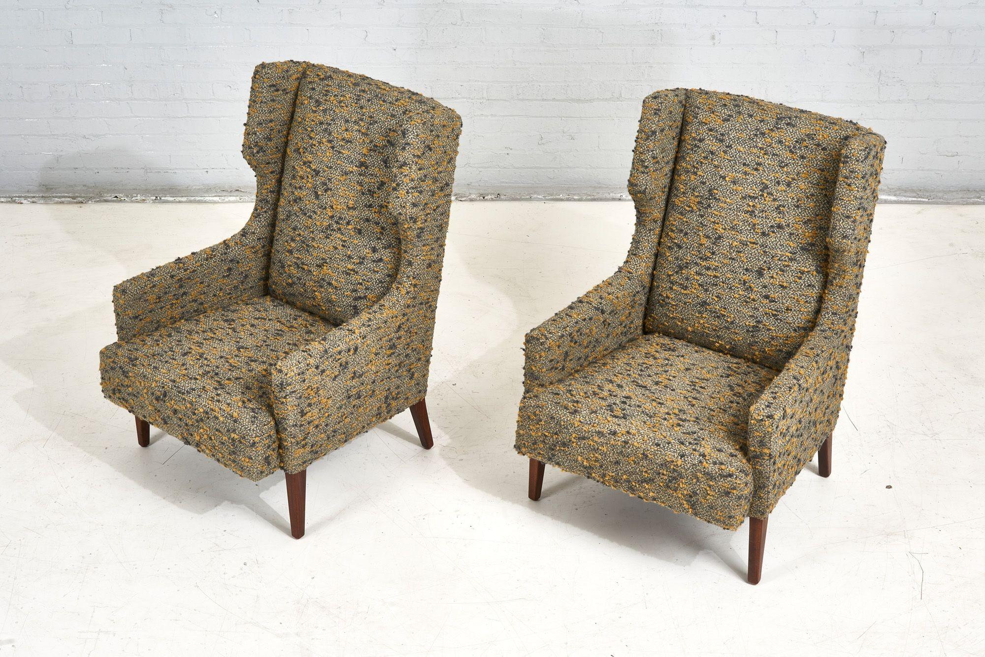 Mid Century Dunbar Style Wing Back Lounge Chairs in Nubby Boucle, 1960 In Excellent Condition For Sale In Chicago, IL