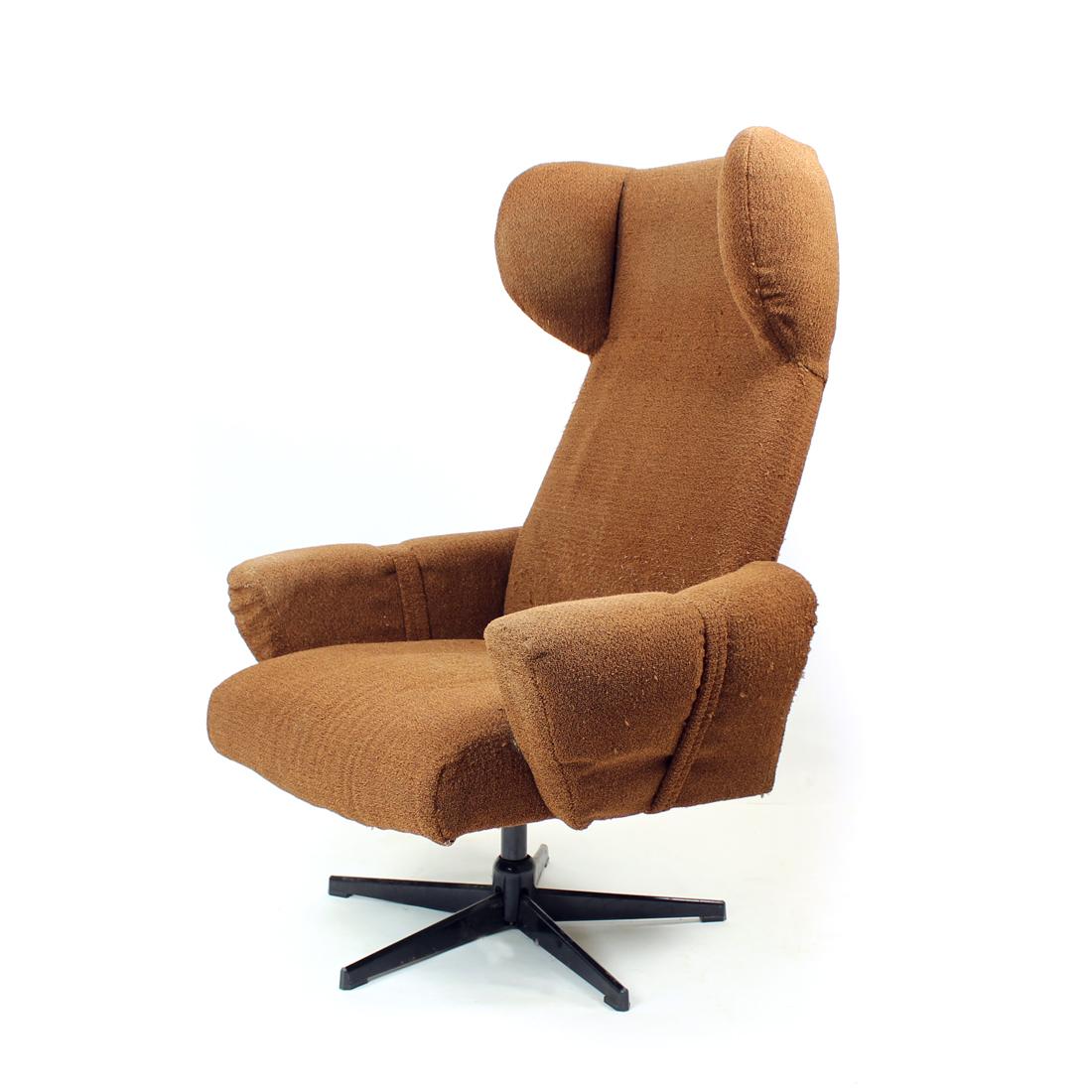 Mid-Century Modern Midcentury Wing Swivel Chair in Brown Fabric, Czechoslovakia, 1960s For Sale