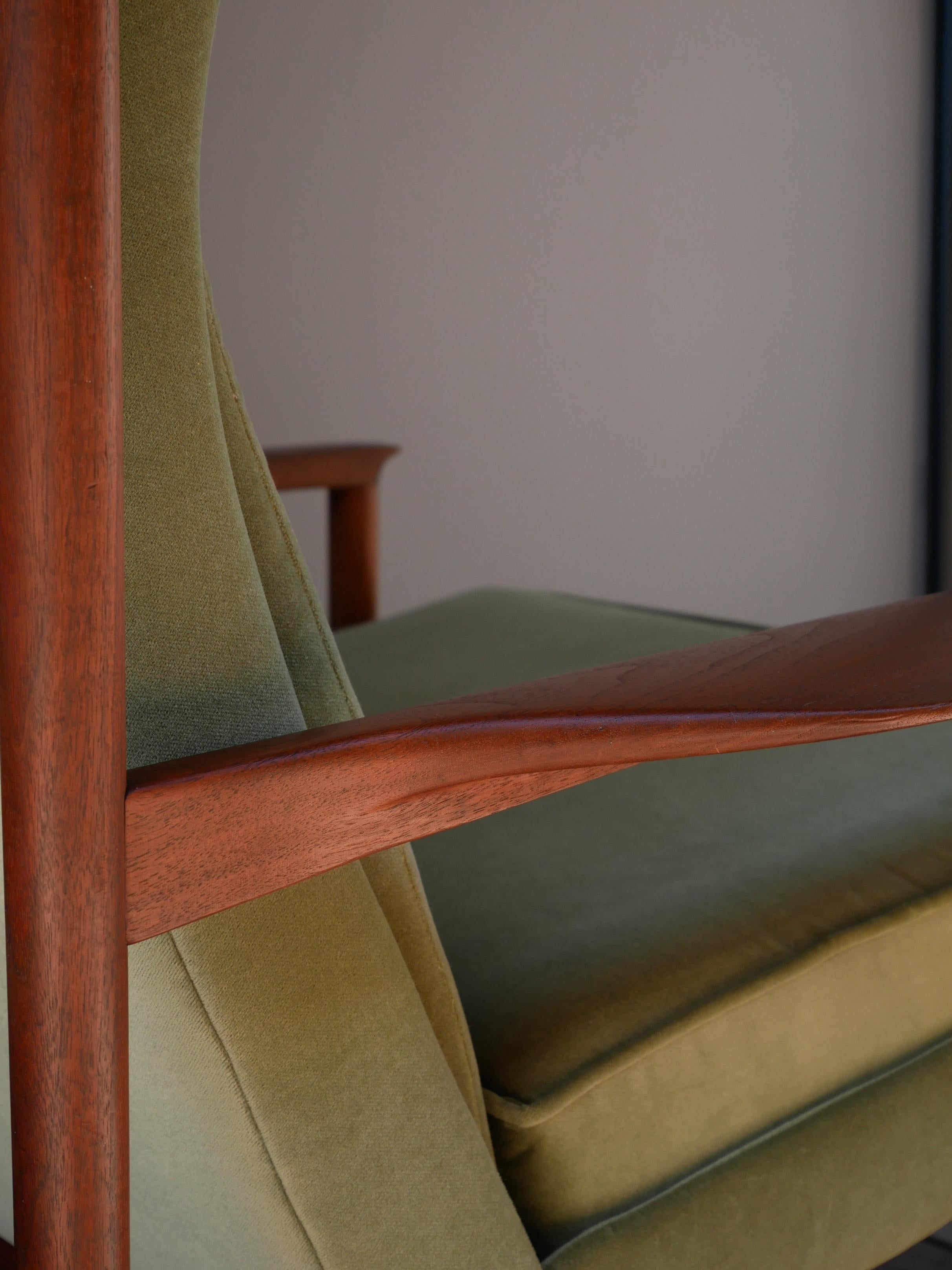 Mid-Century Wingback Armchair by Ib Kofod Larsen en venta 4