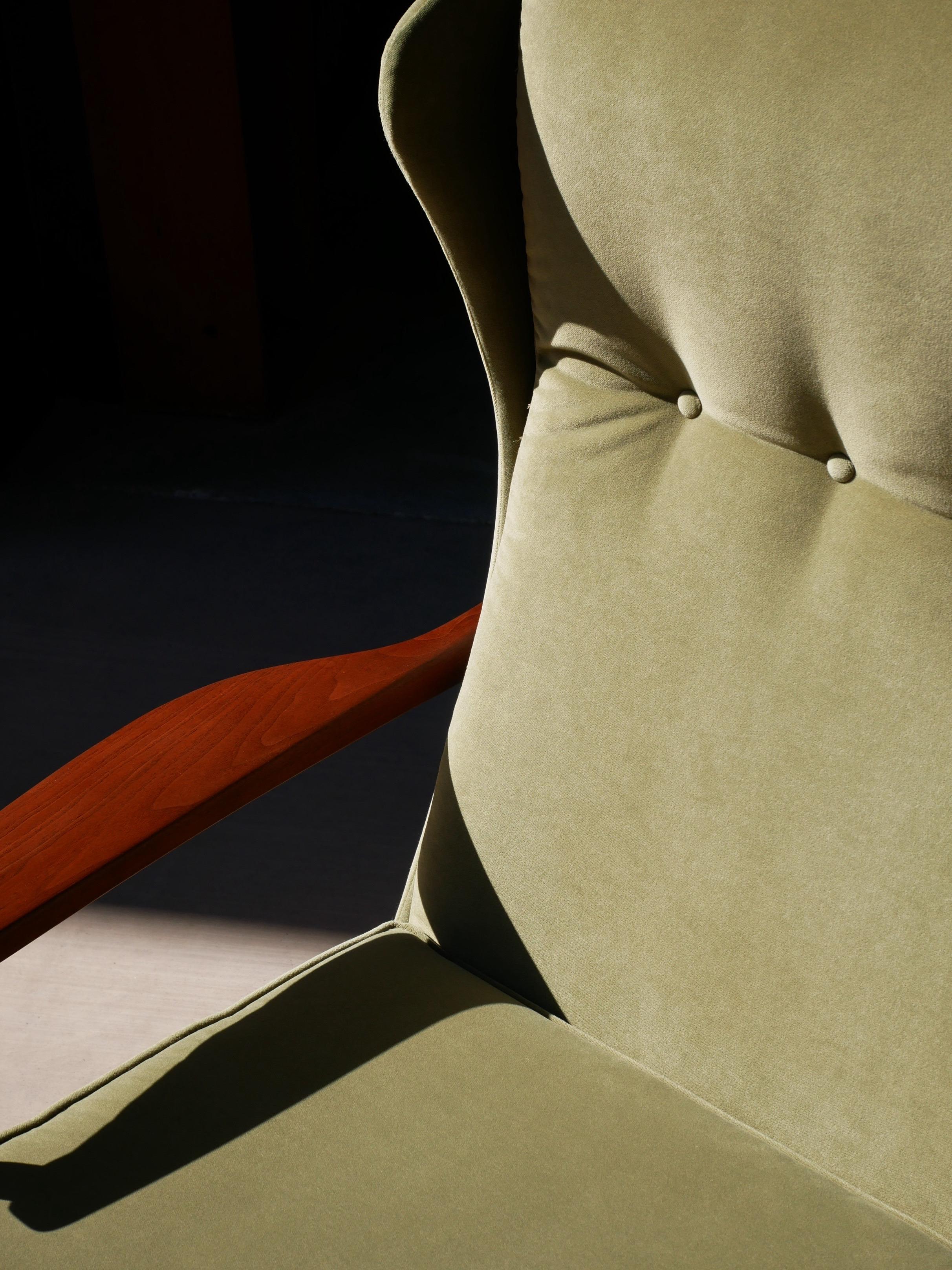 Mid-Century Wingback Armchair by Ib Kofod Larsen en venta 12
