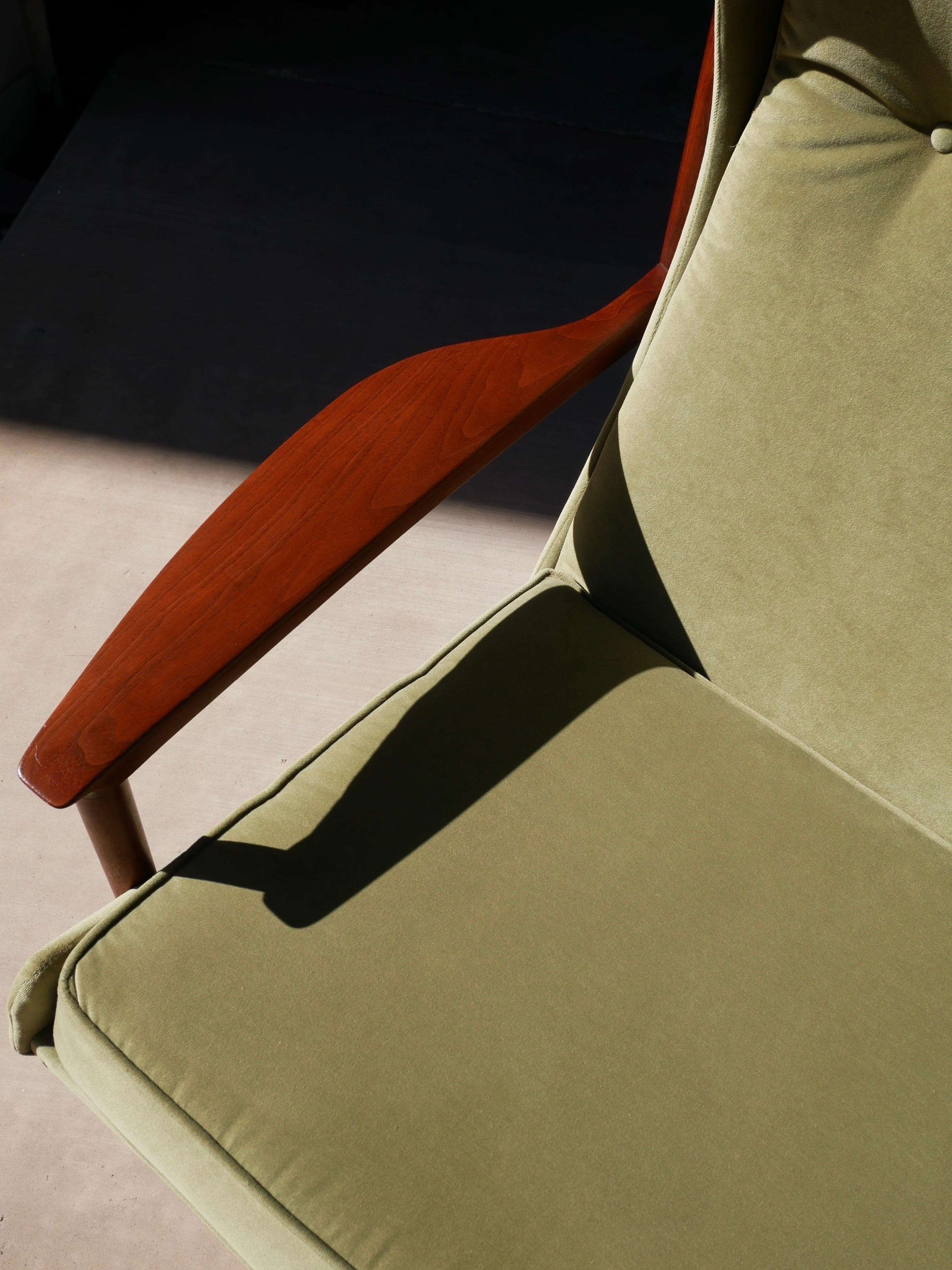 Mid-Century Wingback Armchair by Ib Kofod Larsen en venta 13
