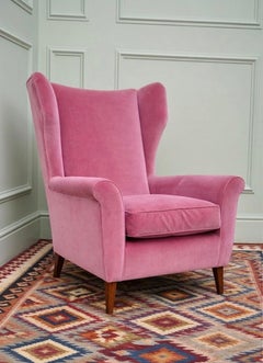 Poltrona Wingback di metà secolo in velluto rosa, English Taste