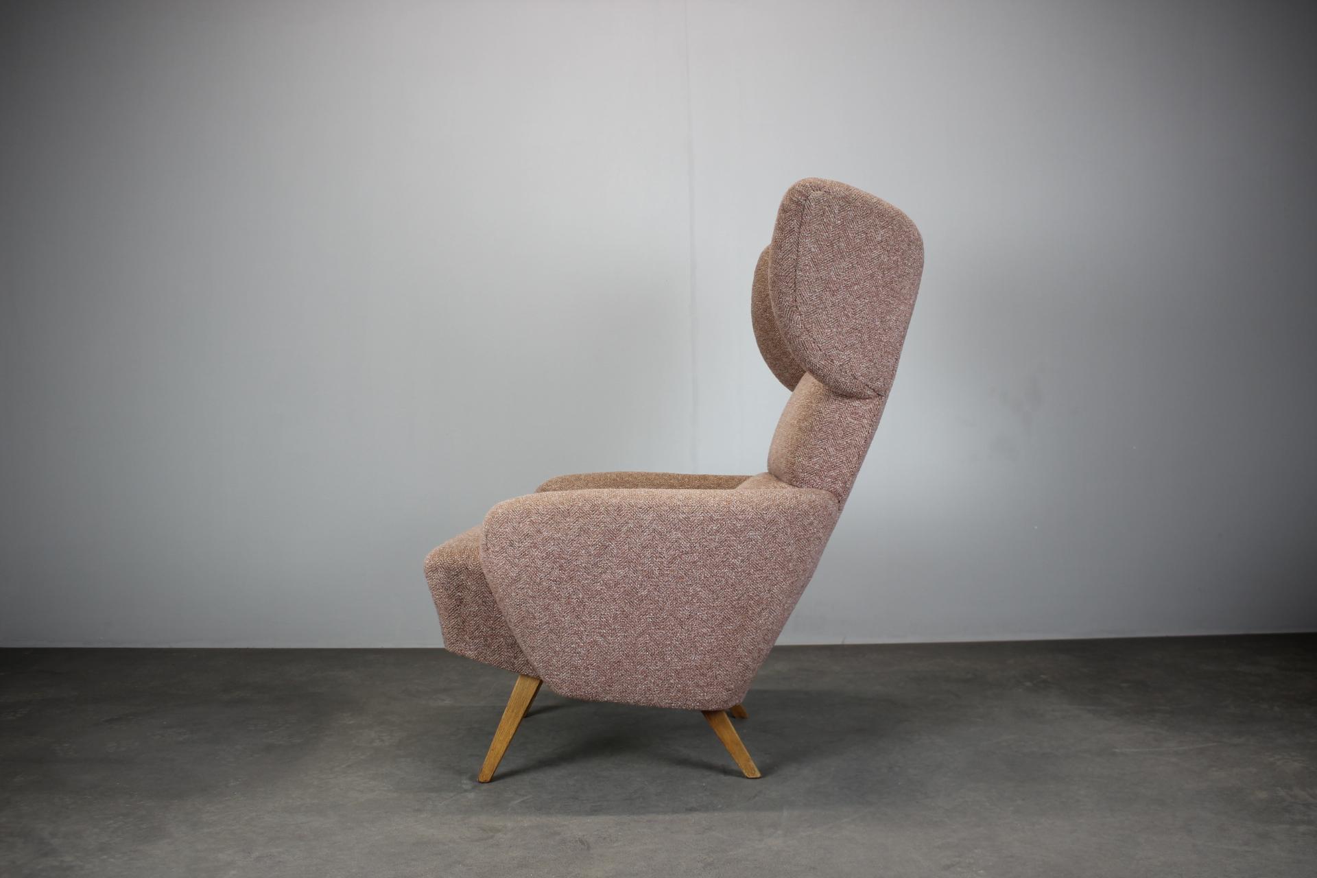 Fin du 20e siècle Chaise longue à dossier en tissu rose, Tchécoslovaquie, années 1970 en vente