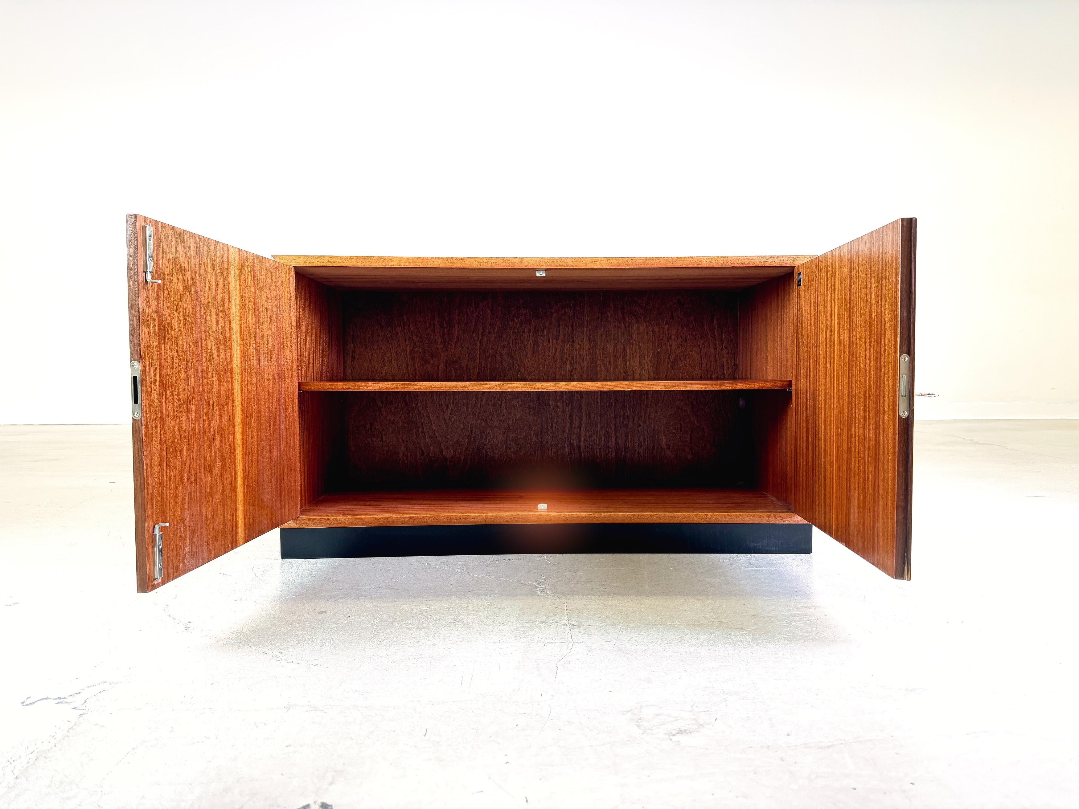Mid Century WK furniture teca cómoda aparador mueble vintage Aceitado en venta