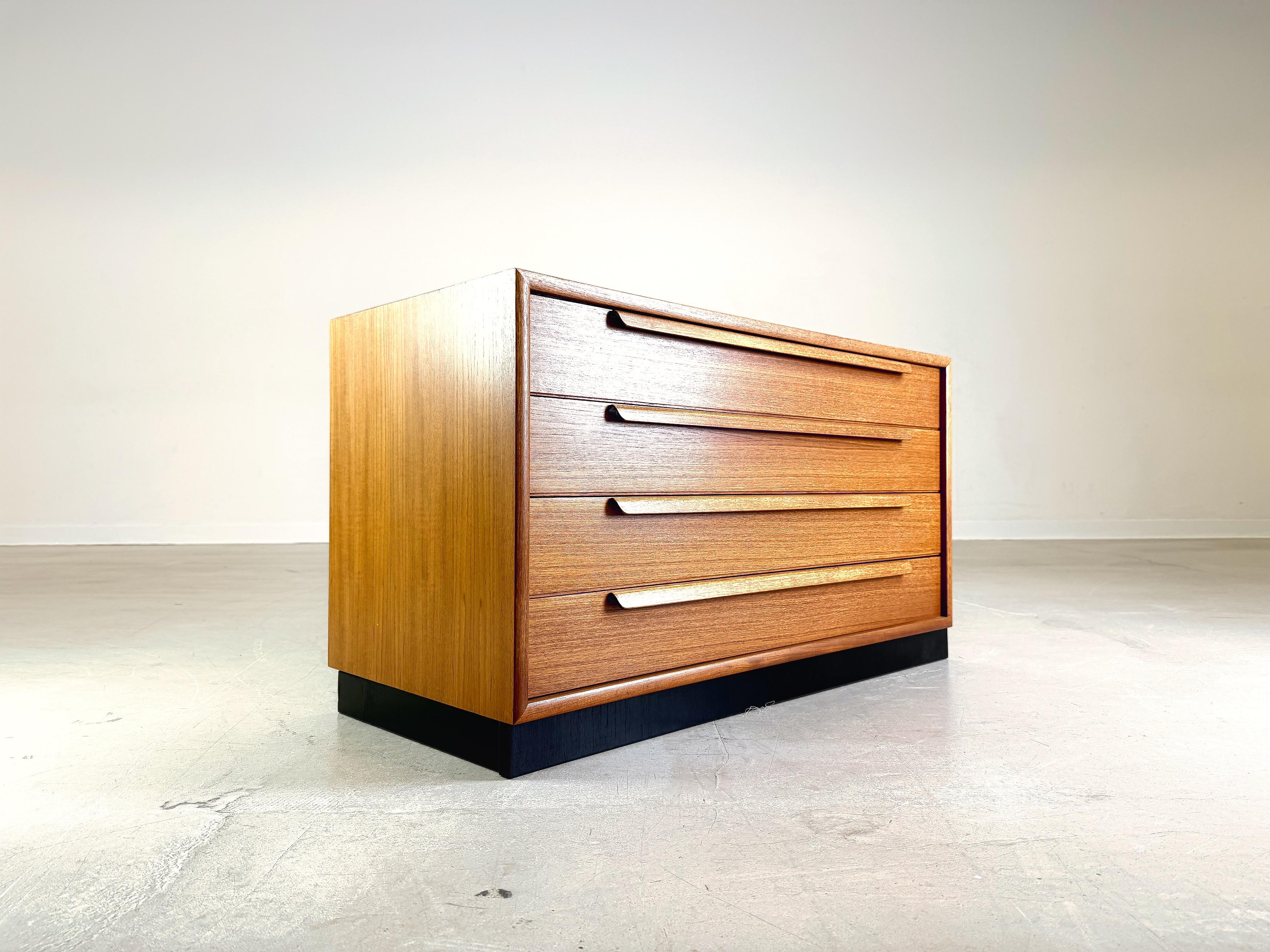 Mid Century WK Möbel Teakholz Regal Schrank Bücherregal vintage (Deutsch) im Angebot