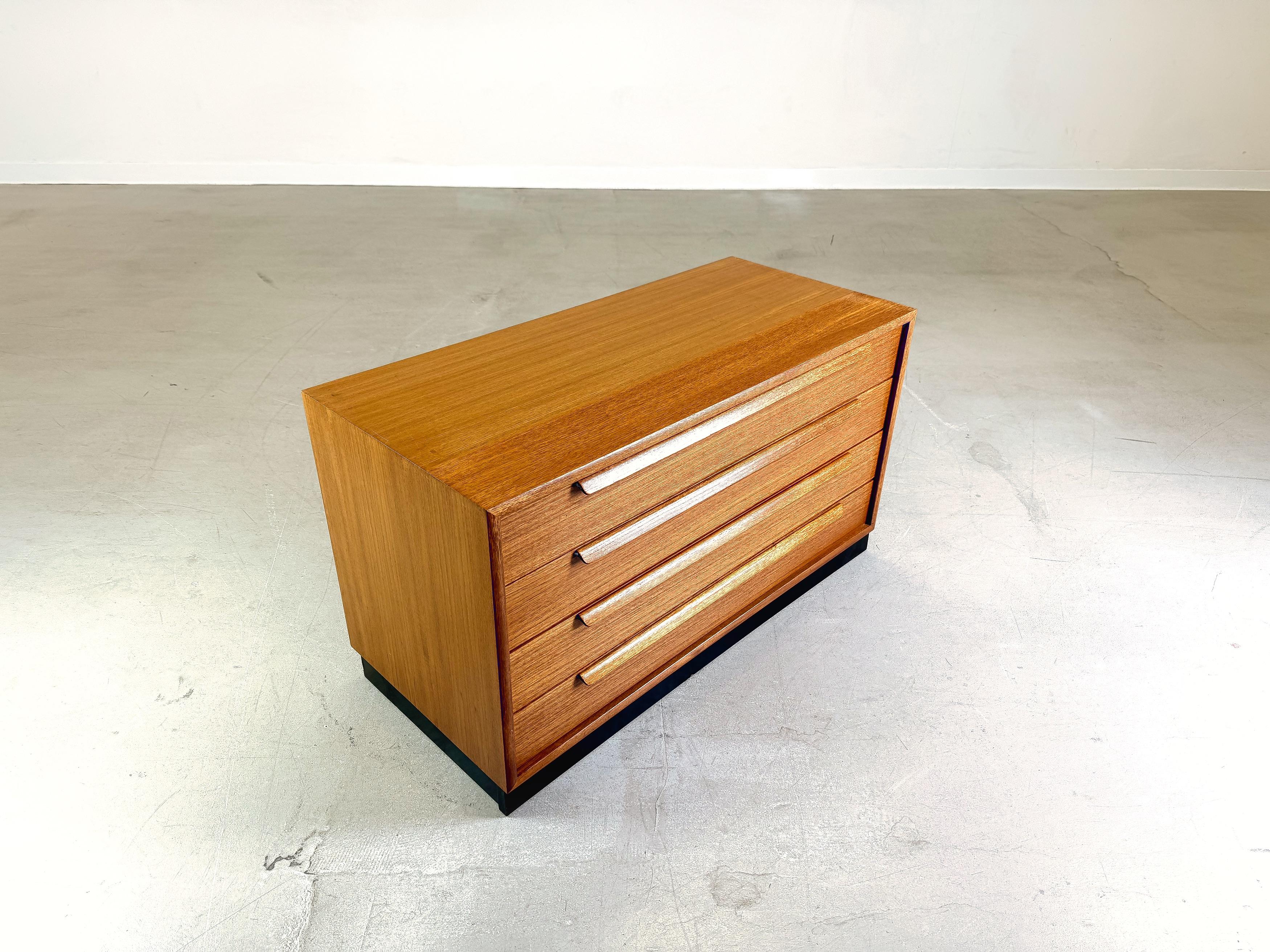 Mid Century WK Möbel Teakholz Regal Schrank Bücherregal vintage (Geölt) im Angebot