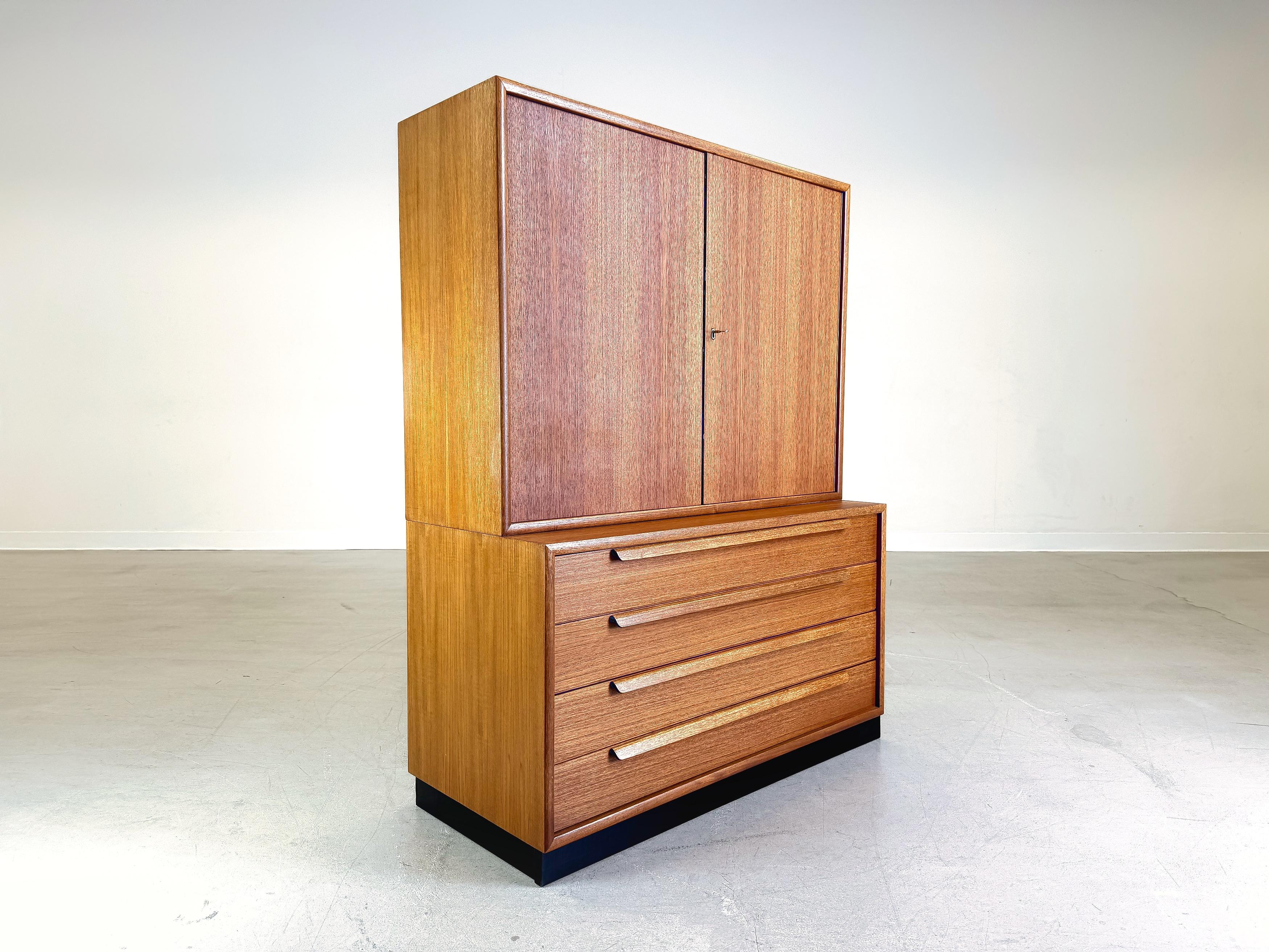 Mid Century WK Möbel Teakholz Regal Schrank Bücherregal vintage im Zustand „Hervorragend“ im Angebot in Berlin, DE