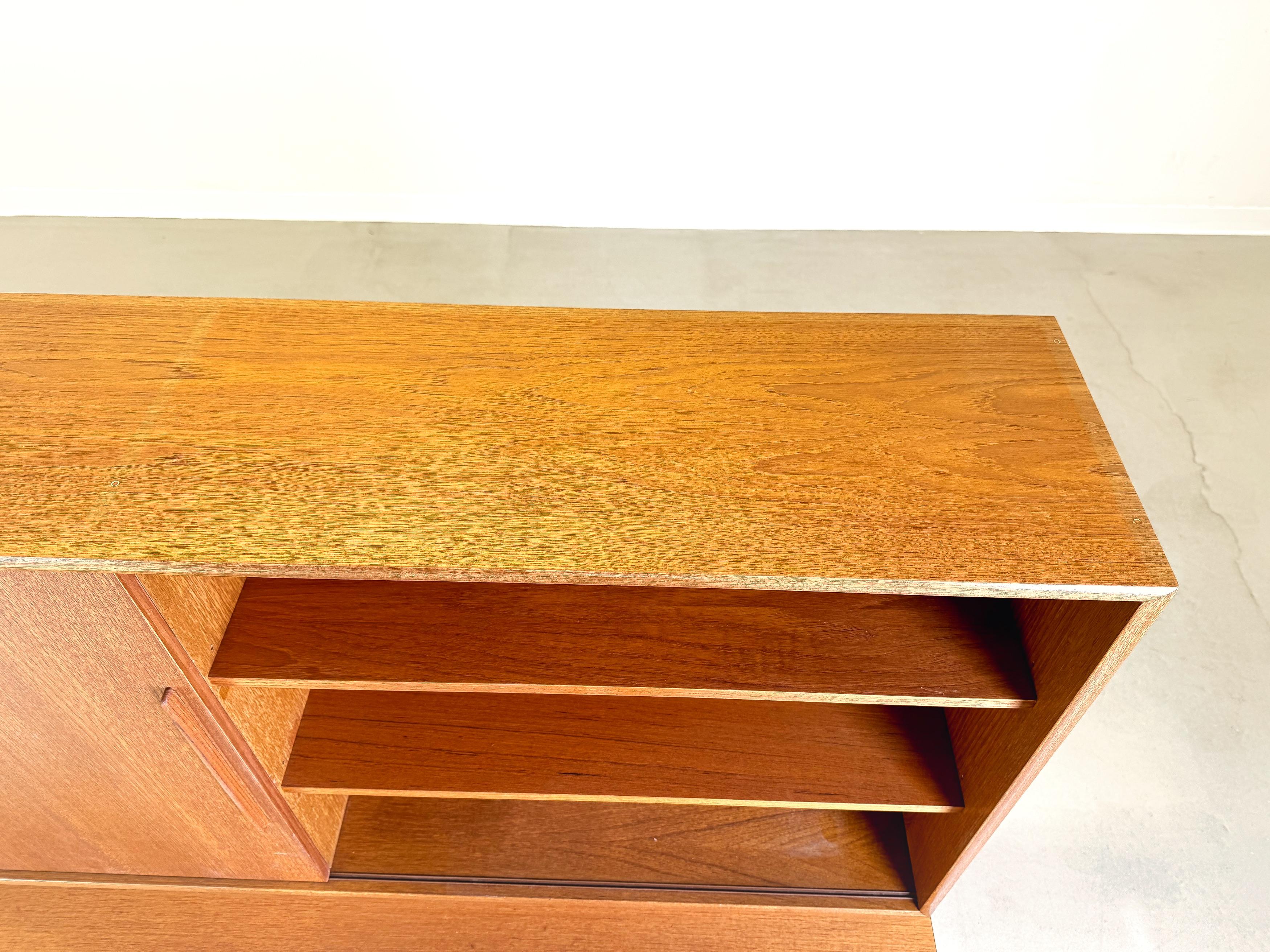 Mid Century WK Möbel Credenza in teak Schrank Regal Vintage in vendita 1