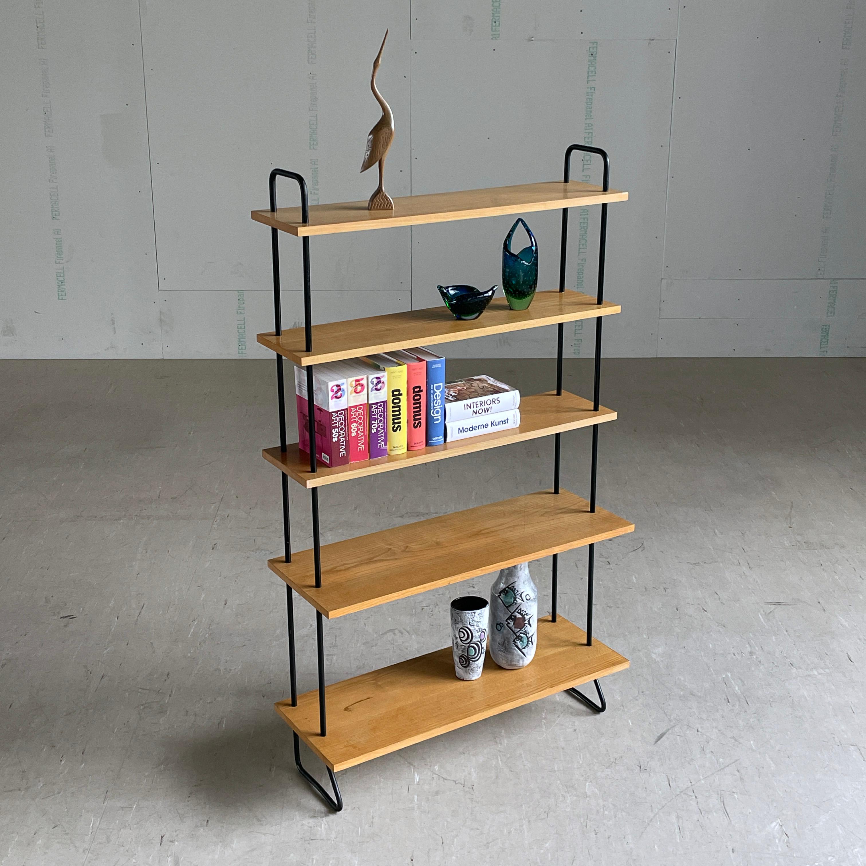 Svizzero Sistema di scaffalature modulari Mid Century Wohnbedarf in vendita