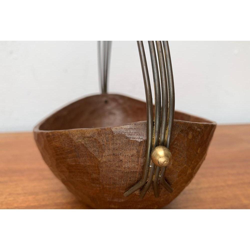 Metallo Ciotola in legno e ottone di metà secolo nello stile di Auböck, anni '50 in vendita
