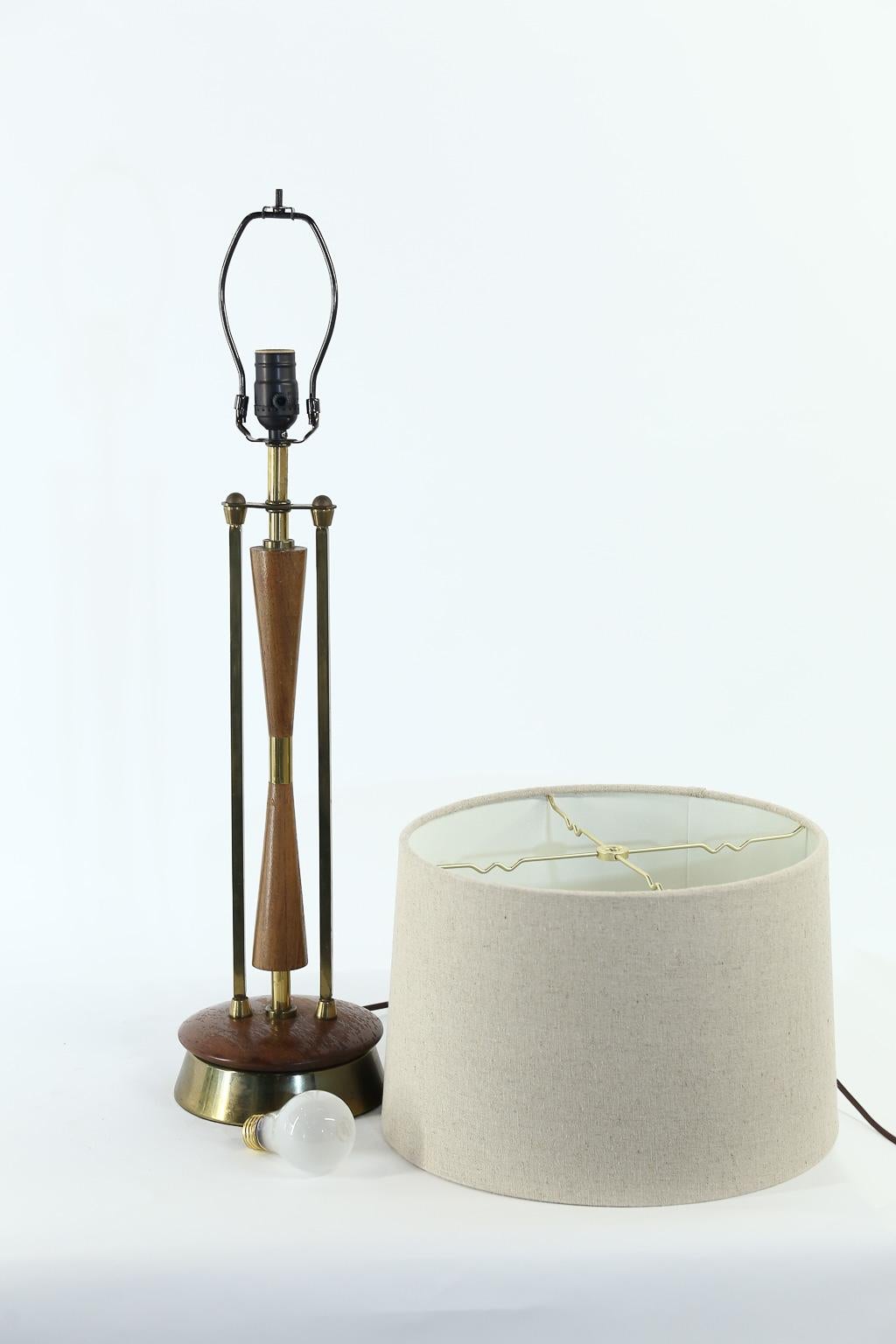 Midcentury Wood and Brass Table Lamp In Good Condition In Houston, TX