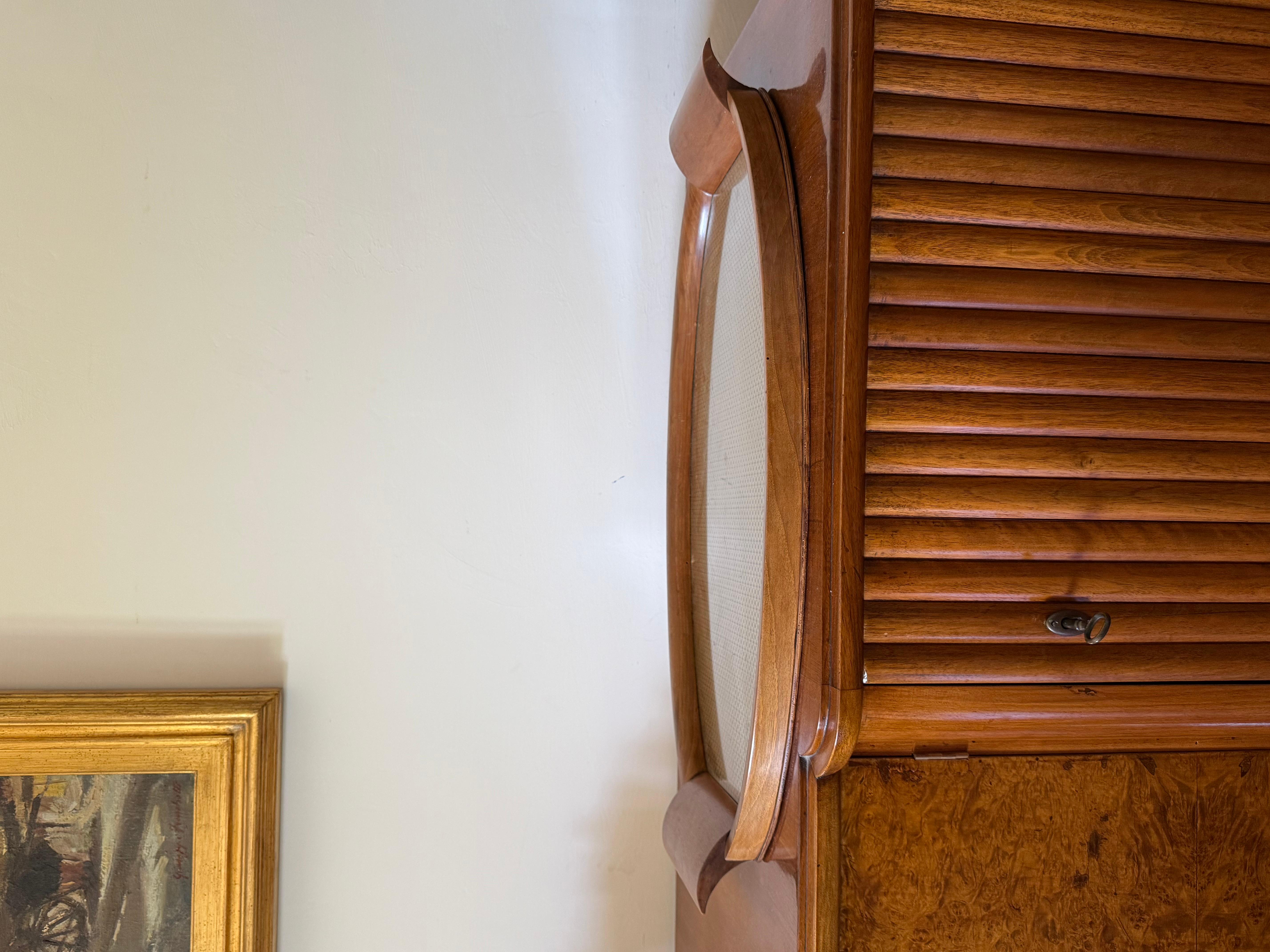 Mid-century modern tray

Italy 1950s

Wood, glass, brass

H 4 cm

41 × 72 cm

Conditions: good consistent with age and use. Small defect on one side, check the picture