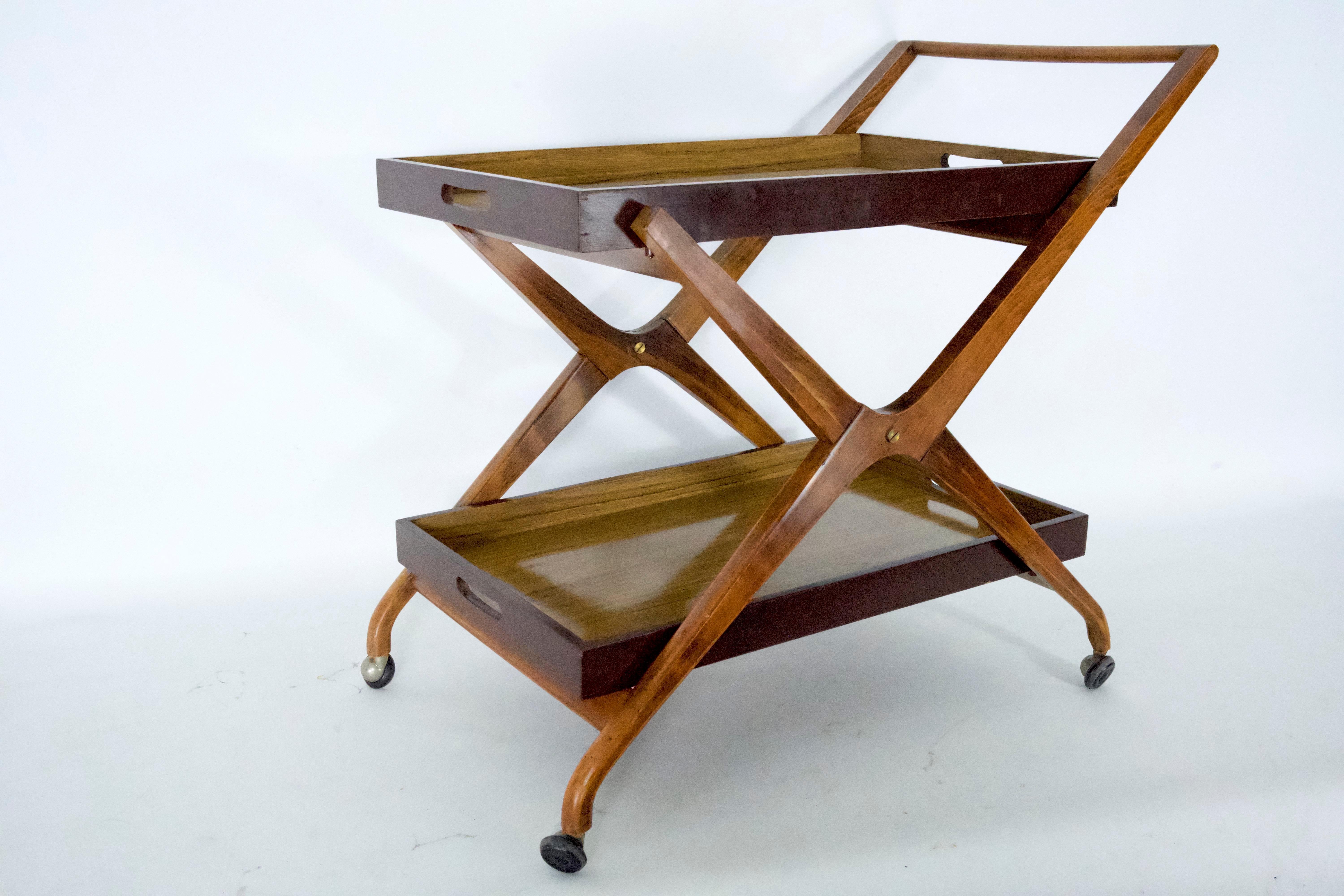Chariot de bar du milieu du siècle en bois et formica à la manière d'Angelo Ostuni, Italie 1950 en vente 2
