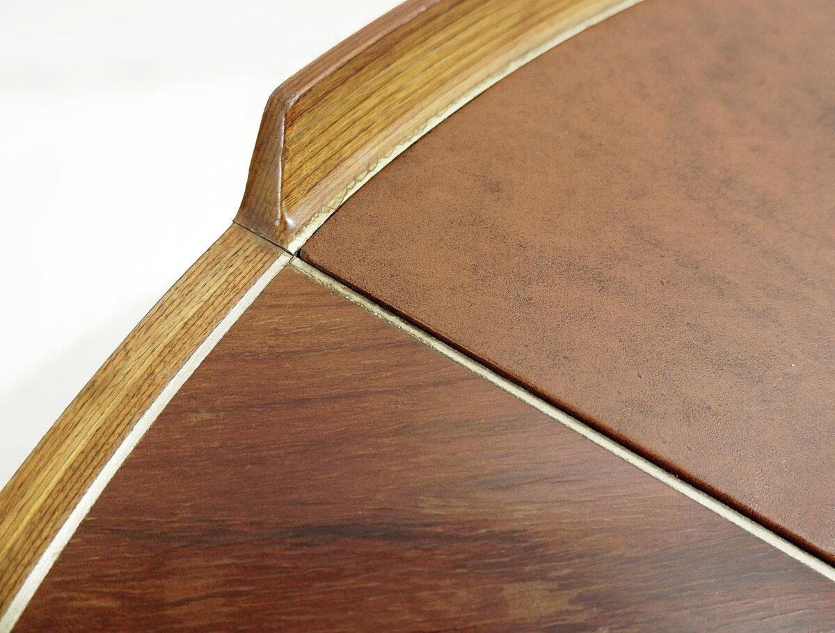 Couchtisch aus Holz und Leder aus der Mitte des Jahrhunderts – ca. 1960er Jahre (Moderne der Mitte des Jahrhunderts) im Angebot