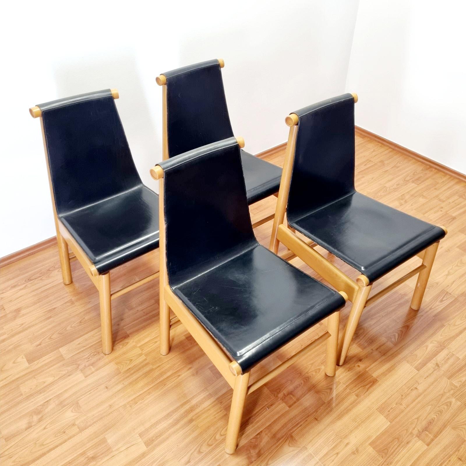 Set of 4 very rare dining chairs, produced in italy in the 70s. Made of wood and leather.
In very good condition with some traces of use.