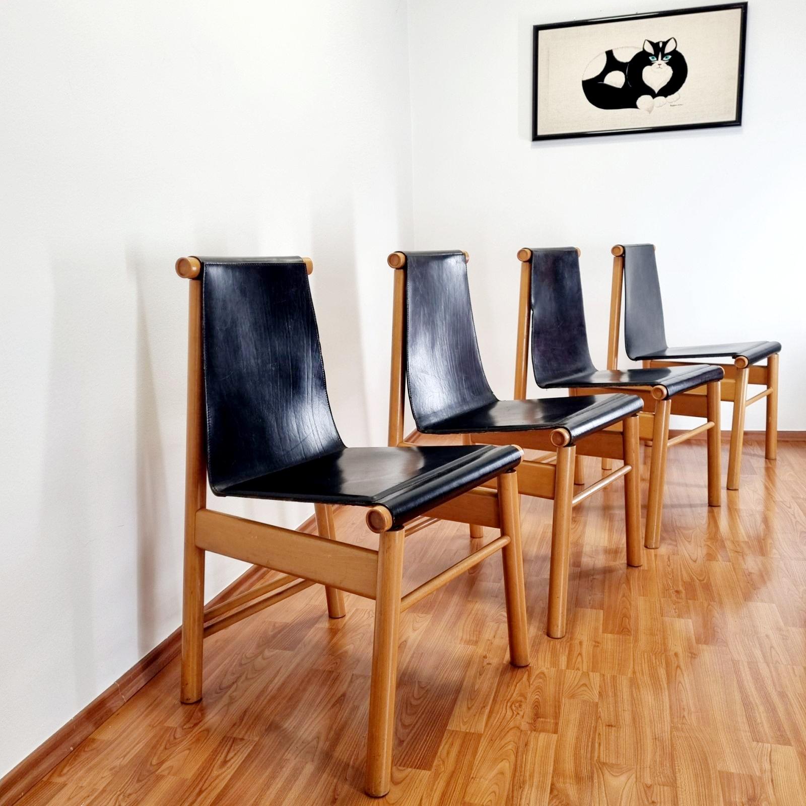 Mid Century Wood and Leather Dining Chairs, Italy 70s, Set of 4 For Sale 1