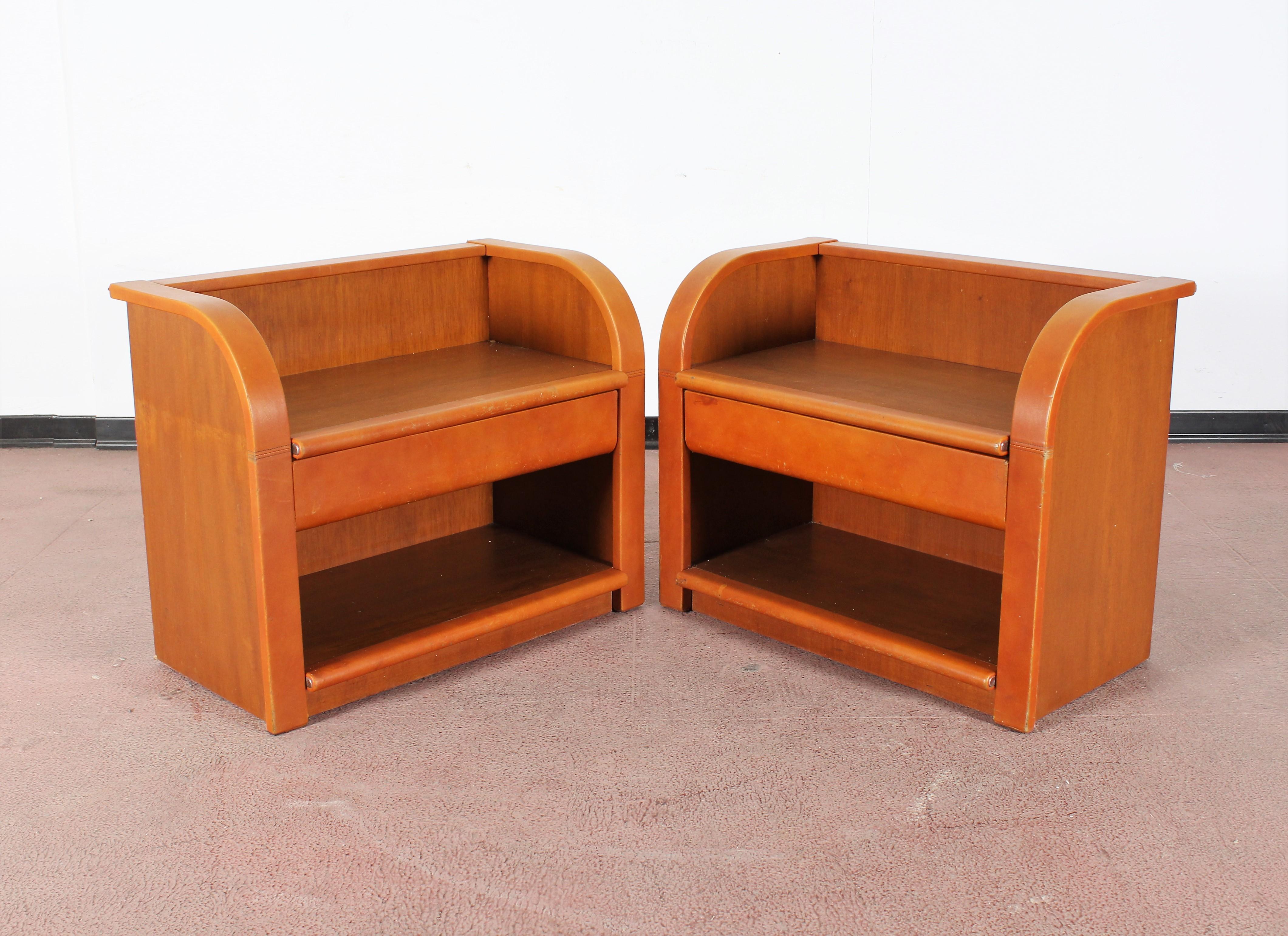 Italian Midcentury Wood and Leather Poltrona Frau Nightstands, Set of 2, Italy, 1960s