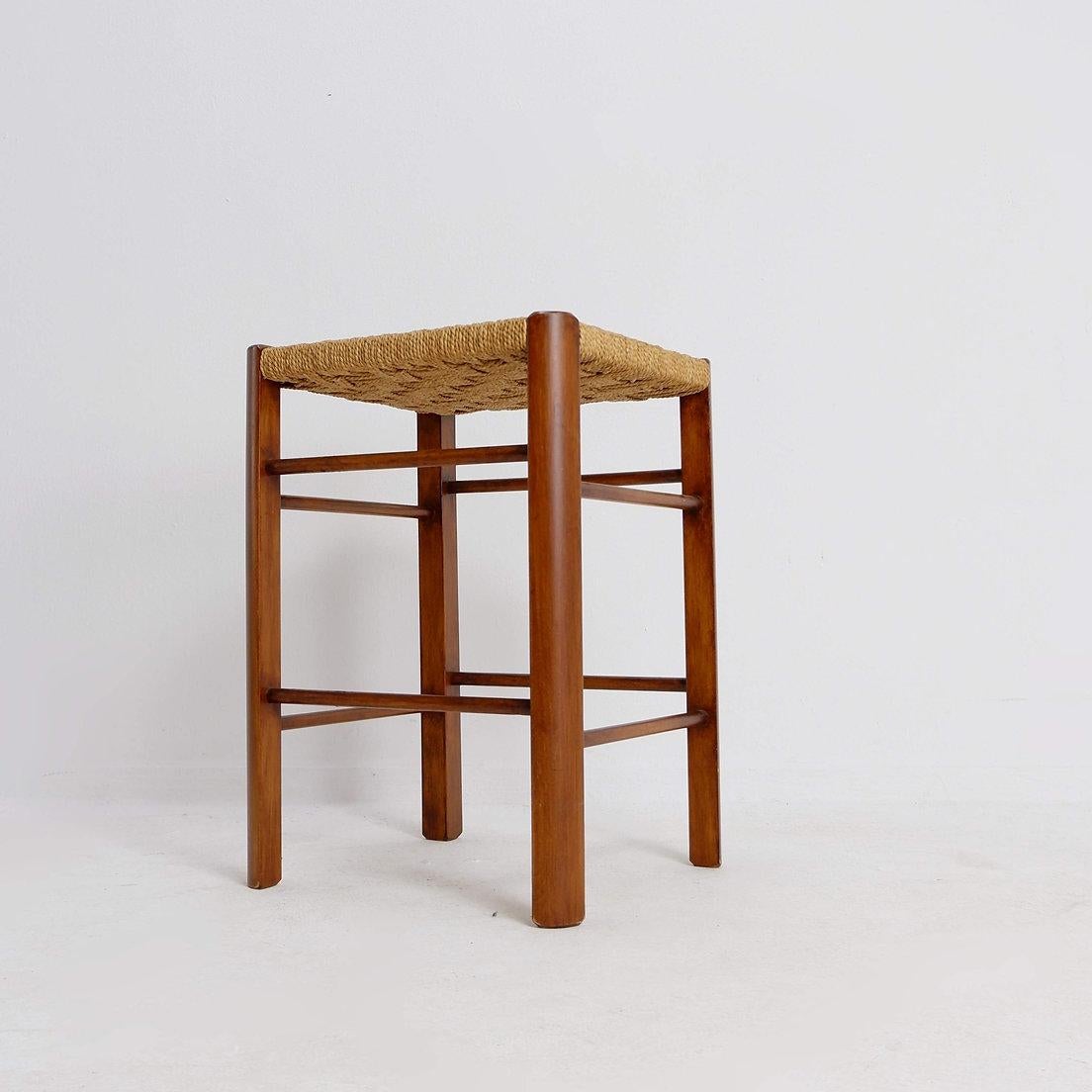20ième siècle Tabouret en bois et corde du milieu du siècle, années 1960 en vente