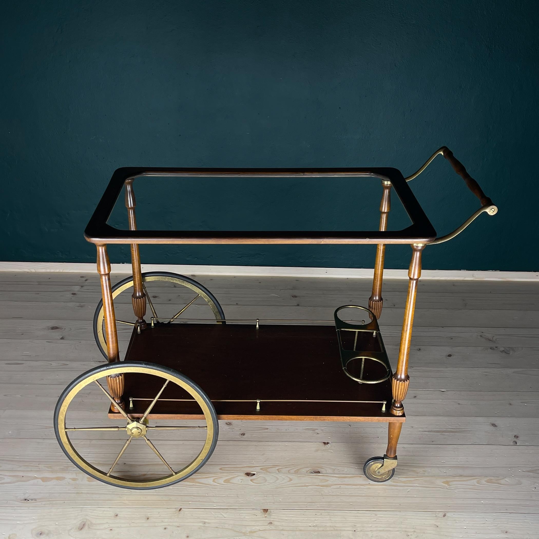 Barwagen aus Holz aus der Mitte des Jahrhunderts, Italien, 1970er Jahre (Moderne der Mitte des Jahrhunderts) im Angebot