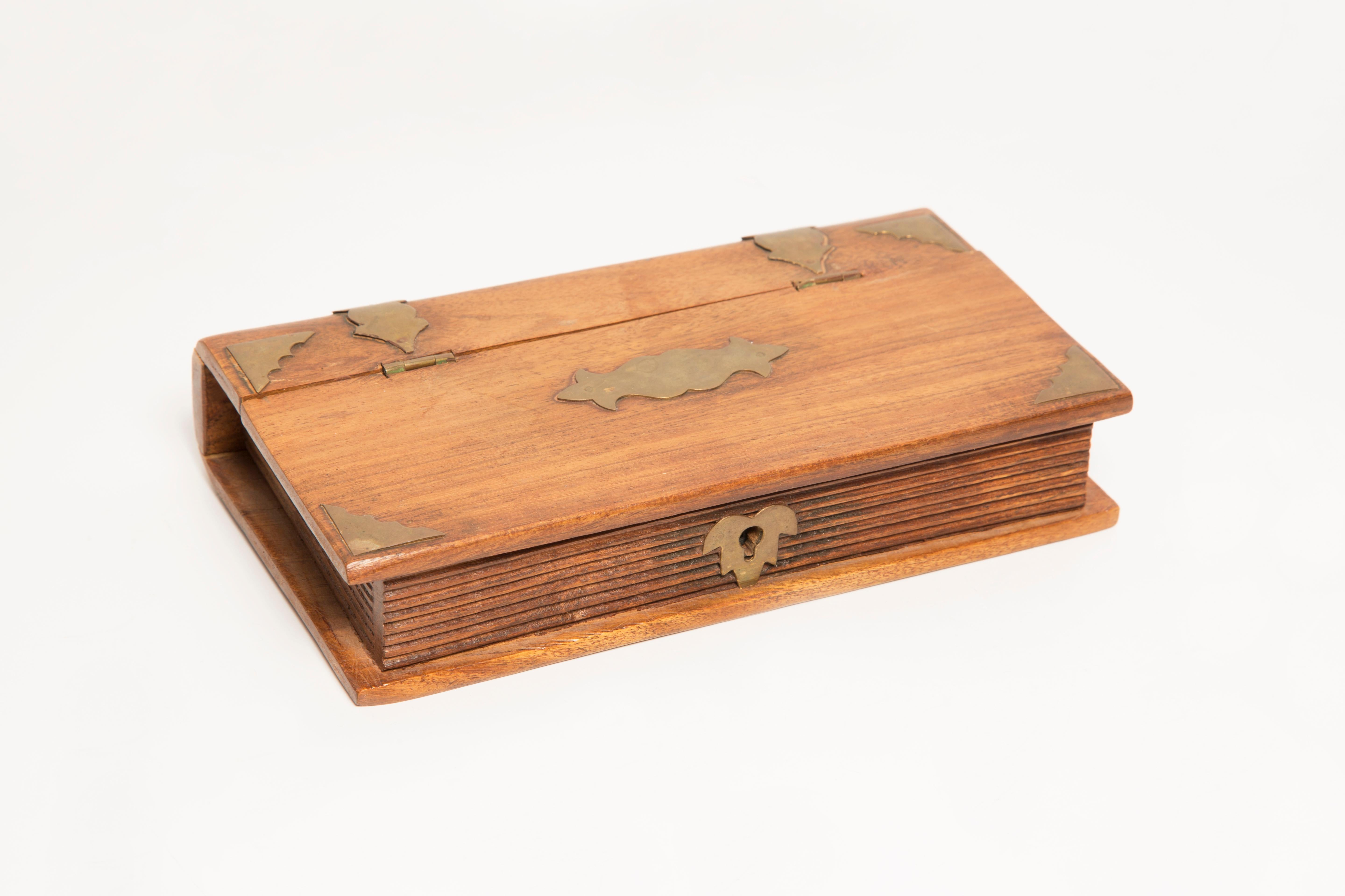 Mid-Century Modern Midcentury Wood Casket, Cigarette Case, or Jewelry Box, Italy, 1960s For Sale