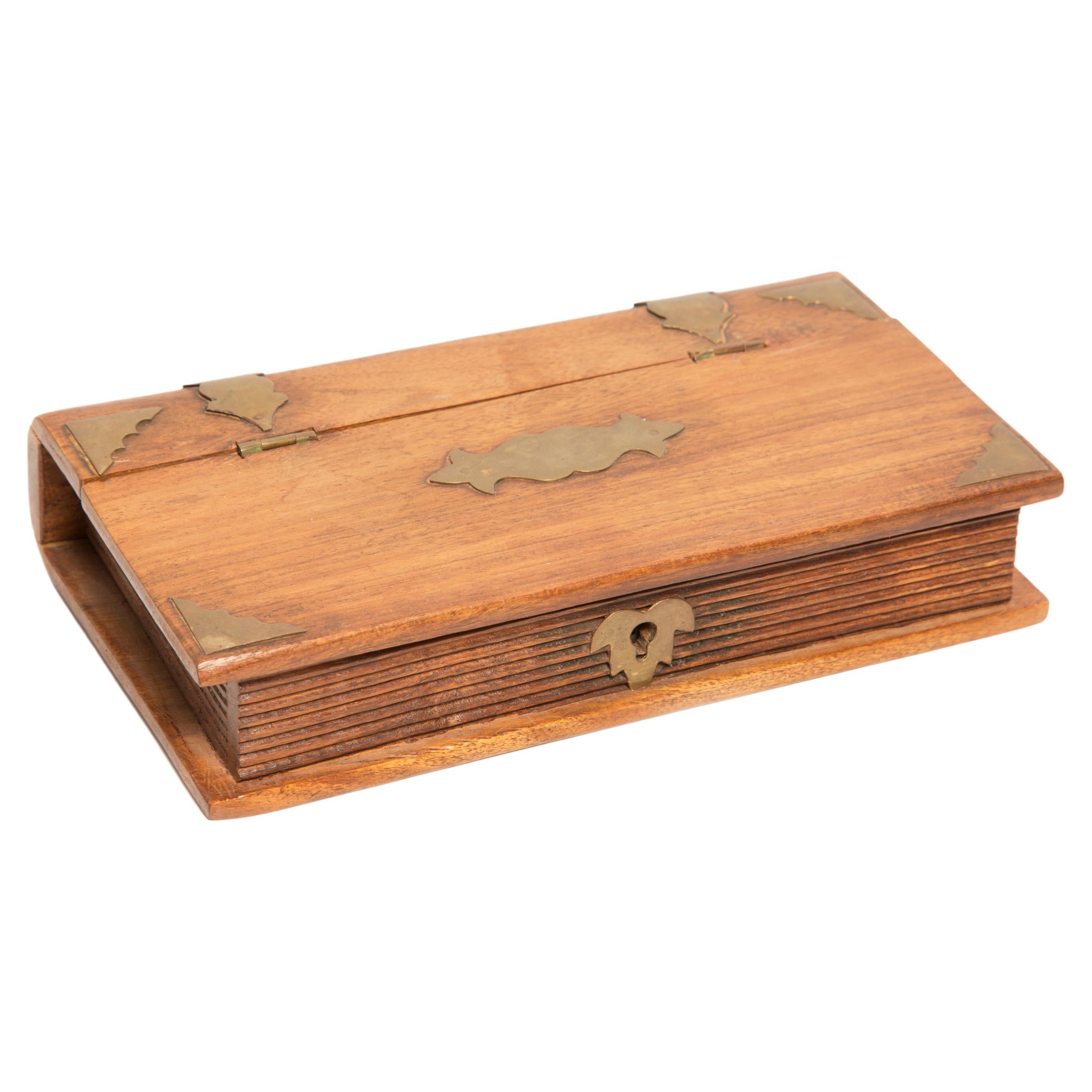 Midcentury Wood Casket, Cigarette Case, or Jewelry Box, Italy, 1960s For Sale