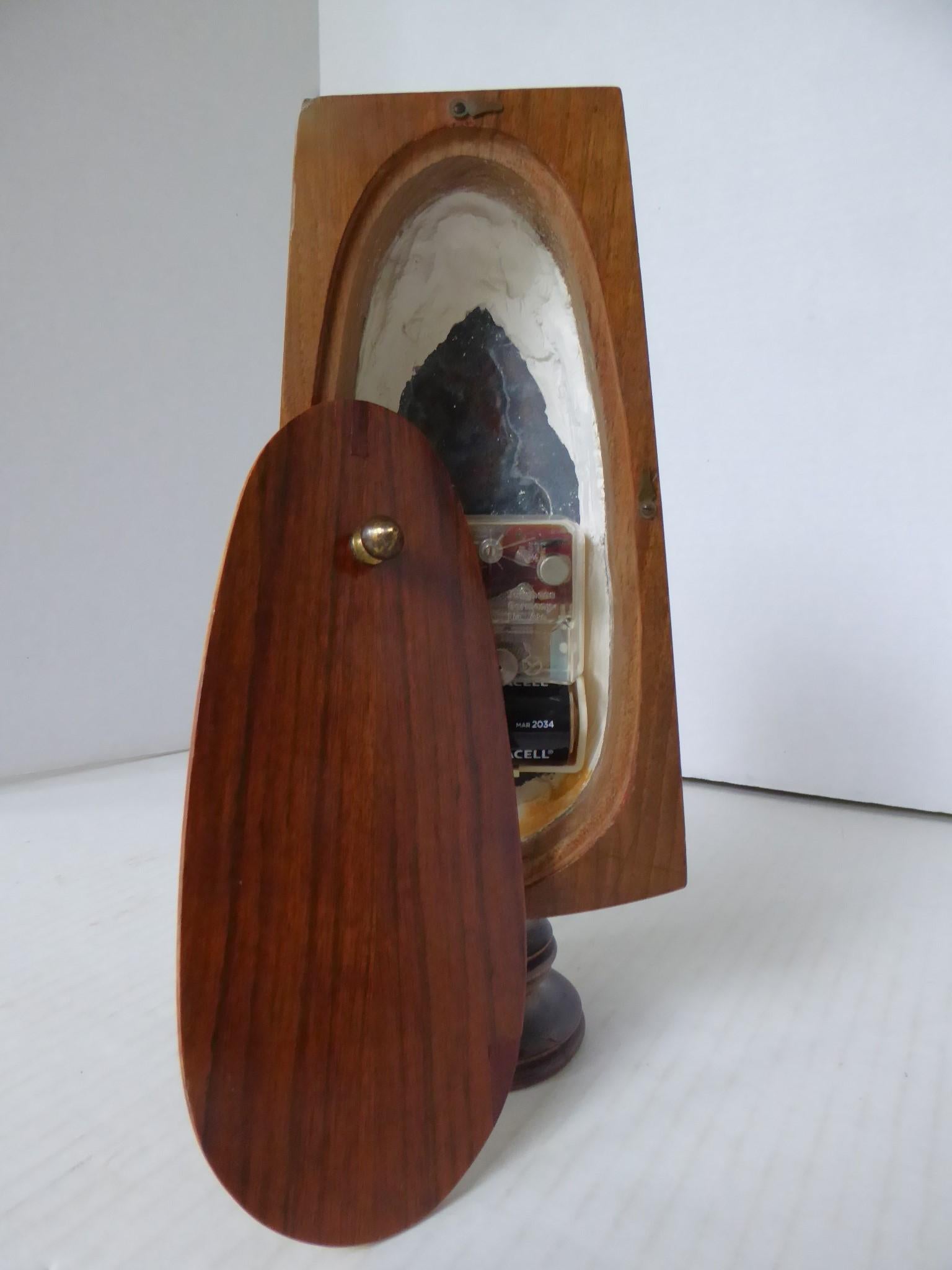 Mid-Century-Tisch / Kaminsims / Schreibtischuhr aus Holz und Kupfer-Emaille, Spanien 1950er Jahre im Angebot 2