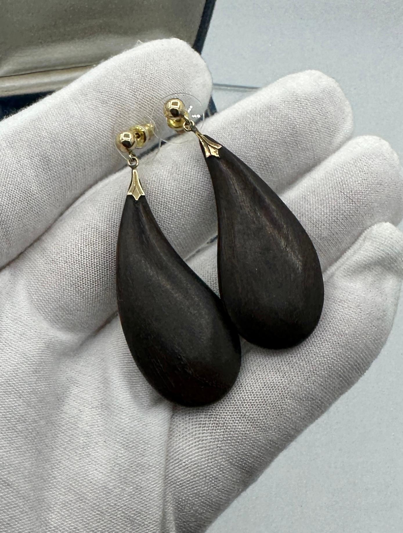 Orecchini in legno di metà secolo, oro 14 carati, 2,25 pollici, moderni, in legno, modernisti e retrò In condizioni ottime in vendita a New York, NY
