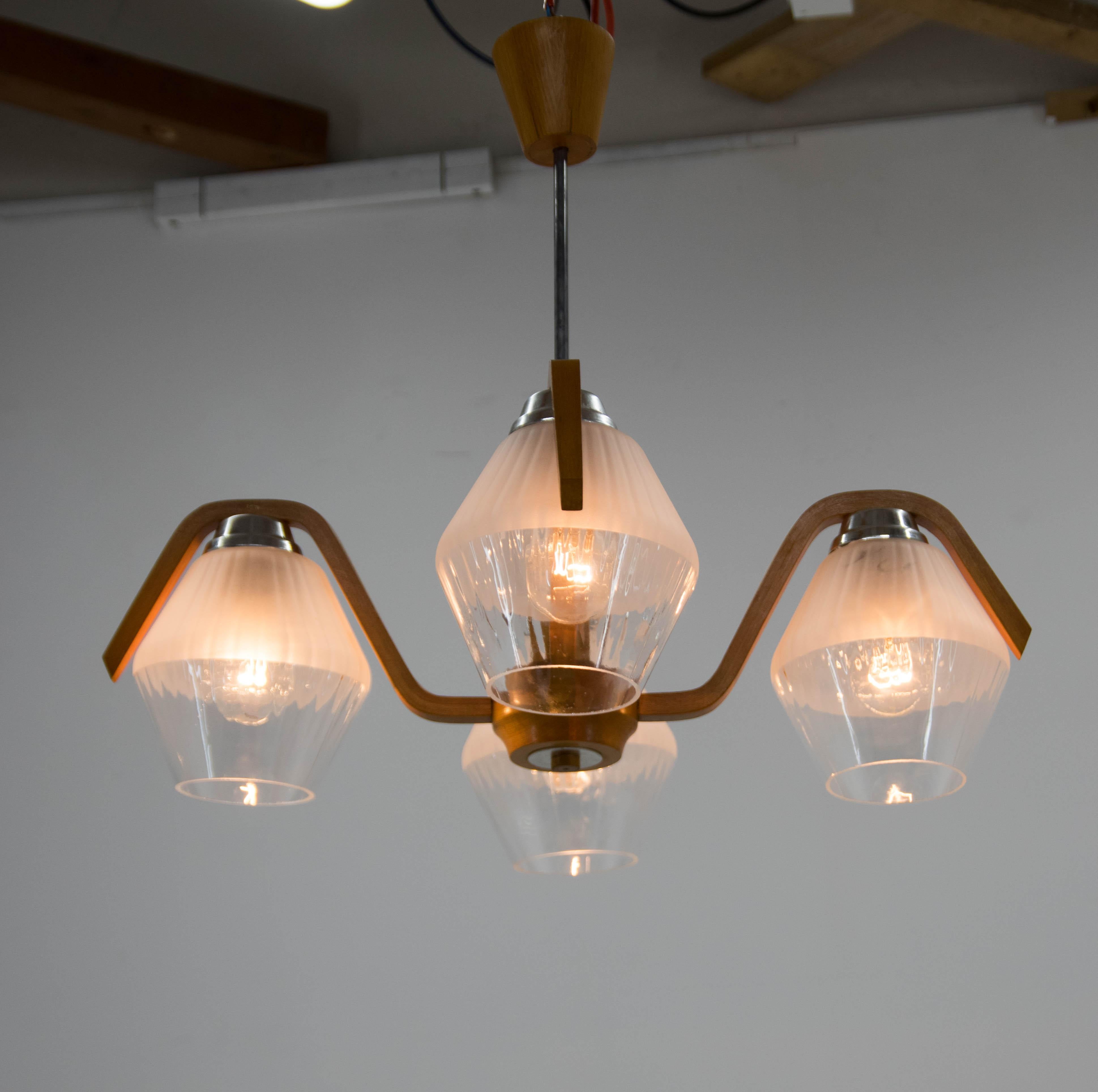 Midcentury Wood & Glass Chandelier by Dřevo Humpolec, 1960s In Good Condition In Praha, CZ