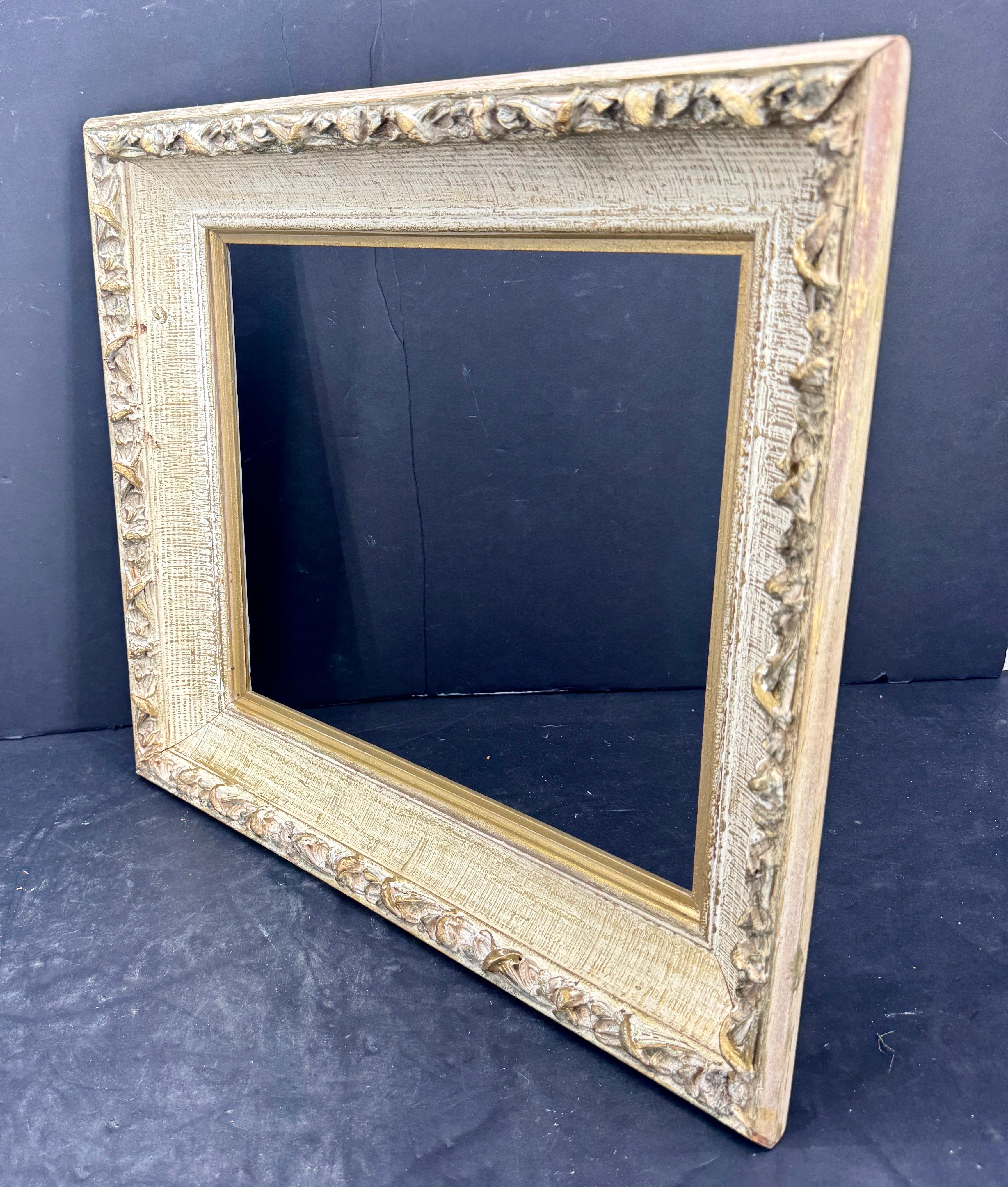 Marco de arte de madera dorada de mediados de siglo Rococó en venta