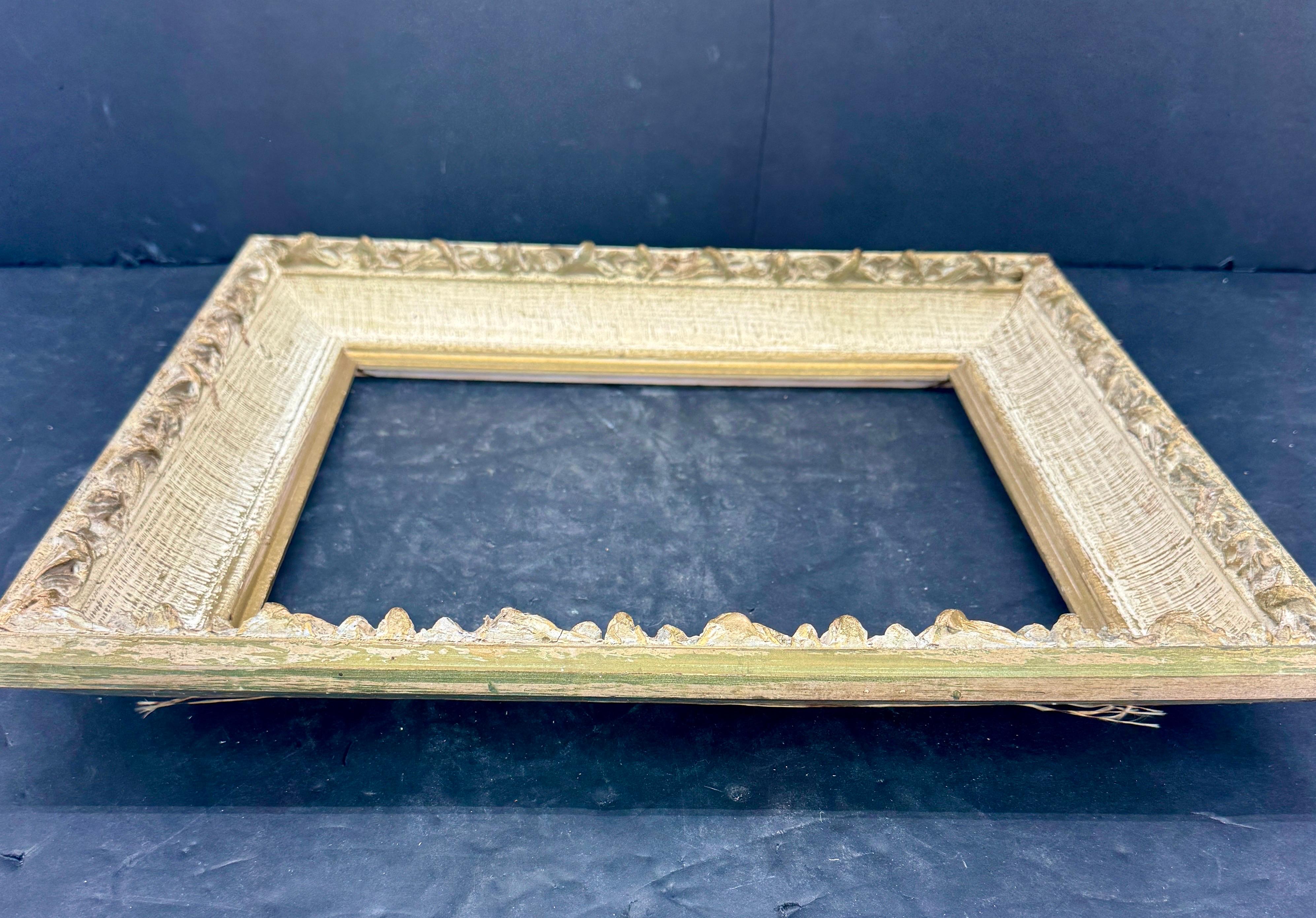 Marco de arte de madera dorada de mediados de siglo Francés en venta